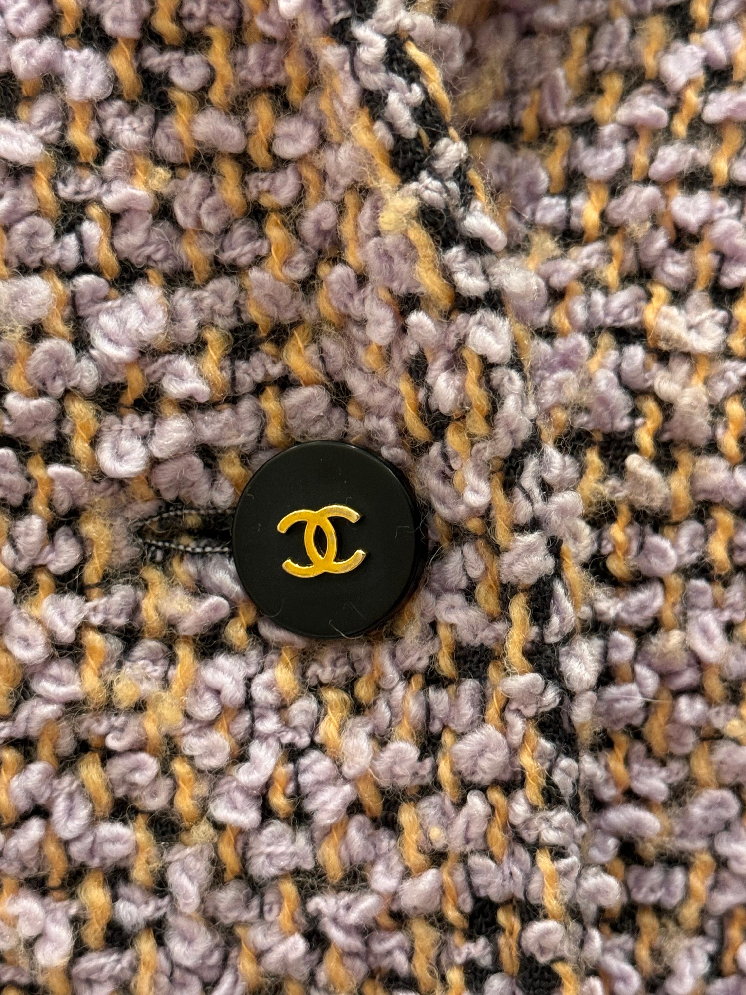 Rara Chaqueta de Pasarela Chanel FW 1994 tweed fantasía lila en Bueno estado para la venta en PARIS, FR