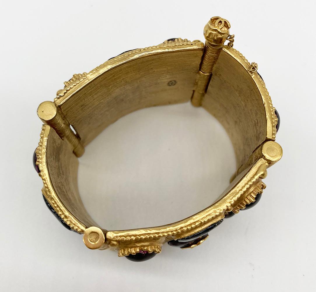Rare Chanel Gold Gripoix Bracelet In Excellent Condition In Philadelphia, PA