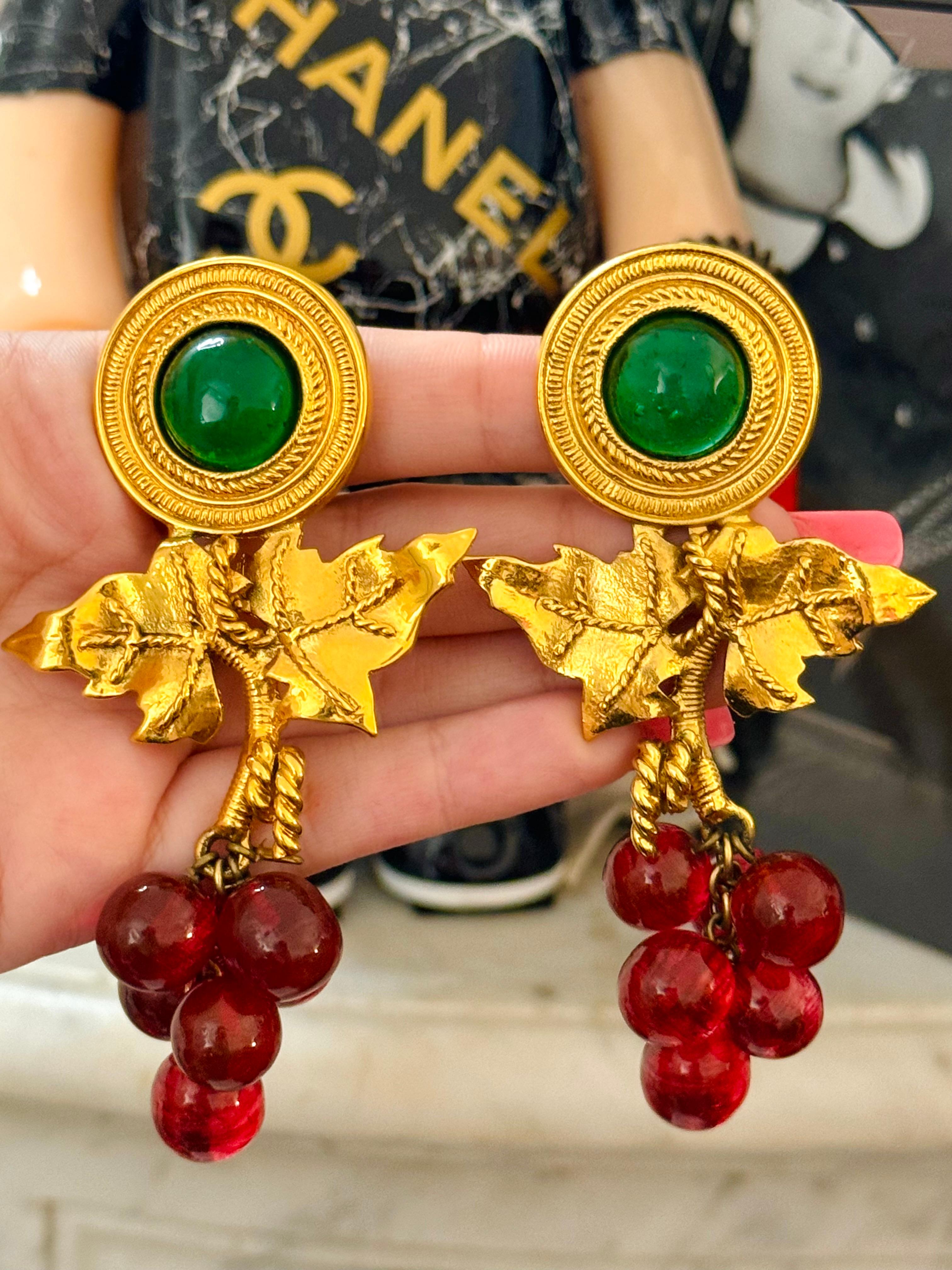 Women's or Men's Rare Chanel Gripoix 1986 Grappe Earrings For Sale