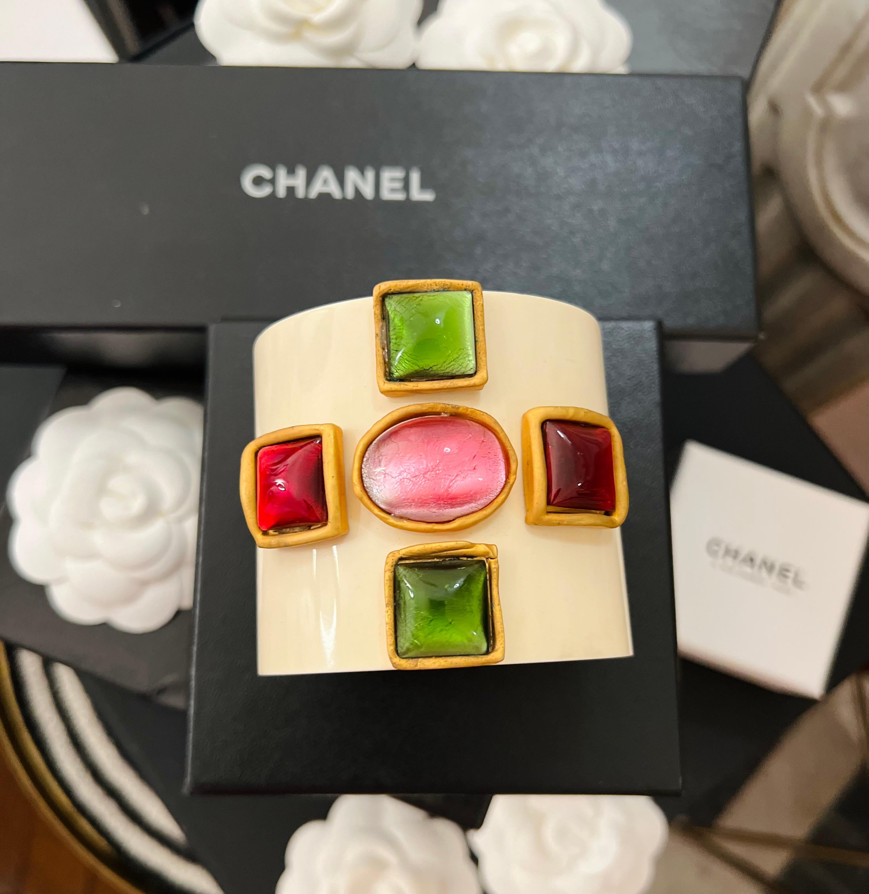 Women's Rare Chanel Gripoix 1991 cuff bracelet  For Sale