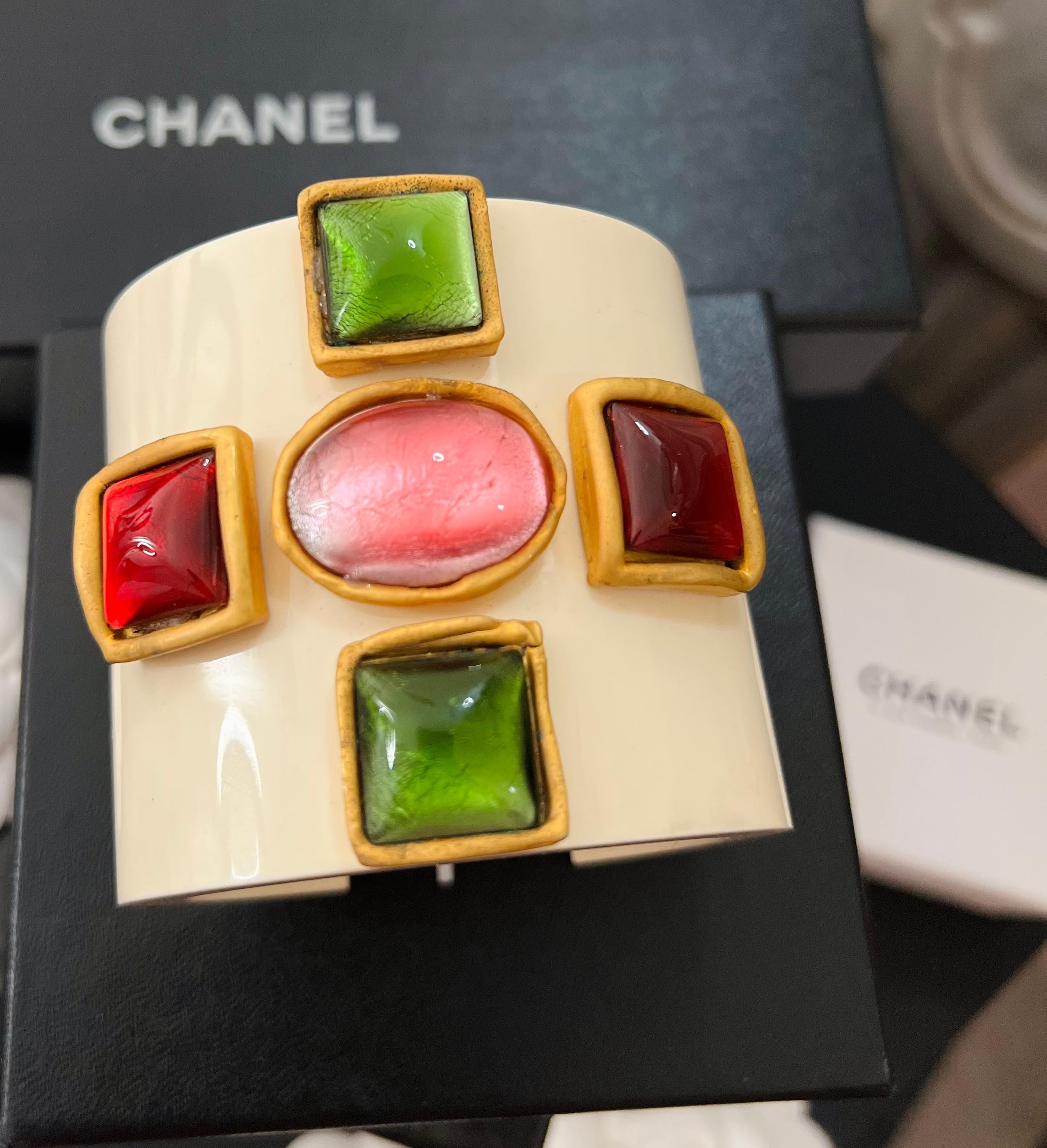 Rare Chanel Gripoix 1991 cuff bracelet  For Sale 1