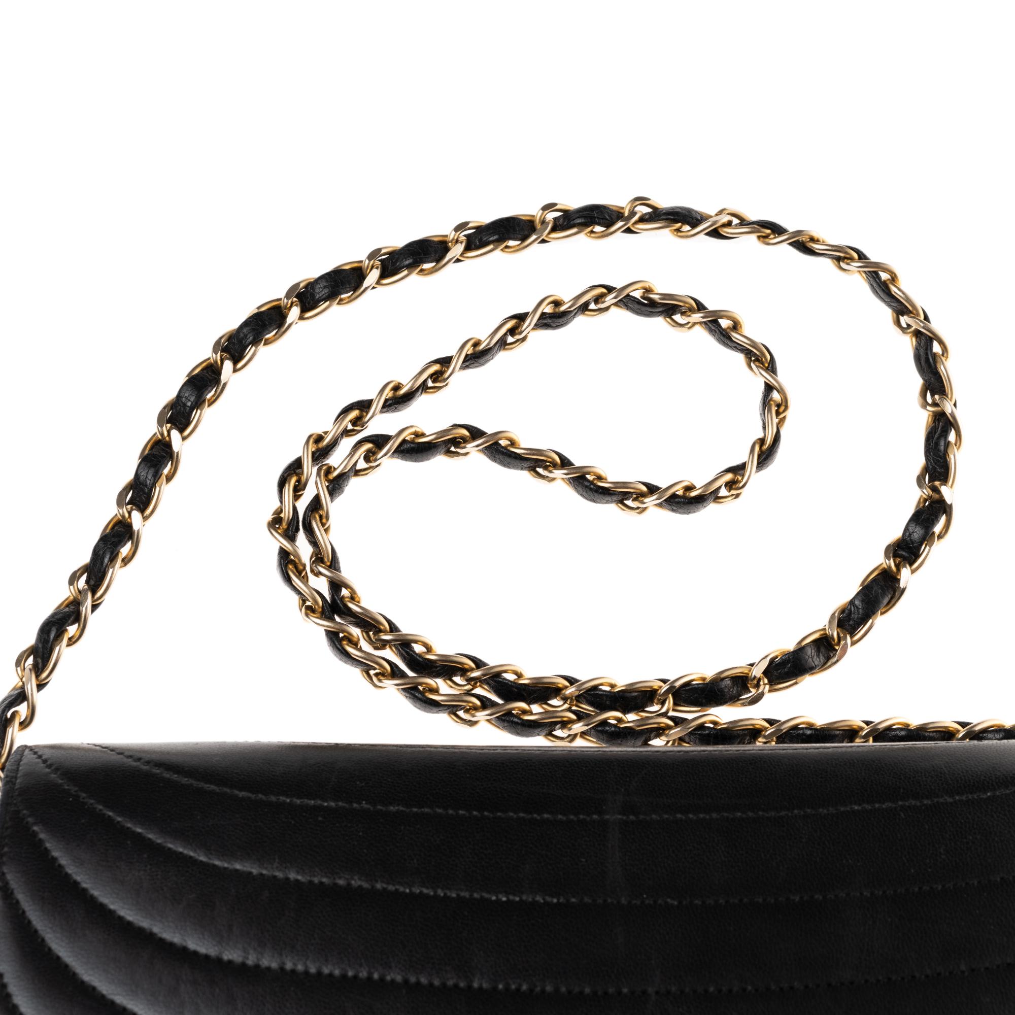 Rare Chanel handbag in waved black lambskin and gold hardware 5
