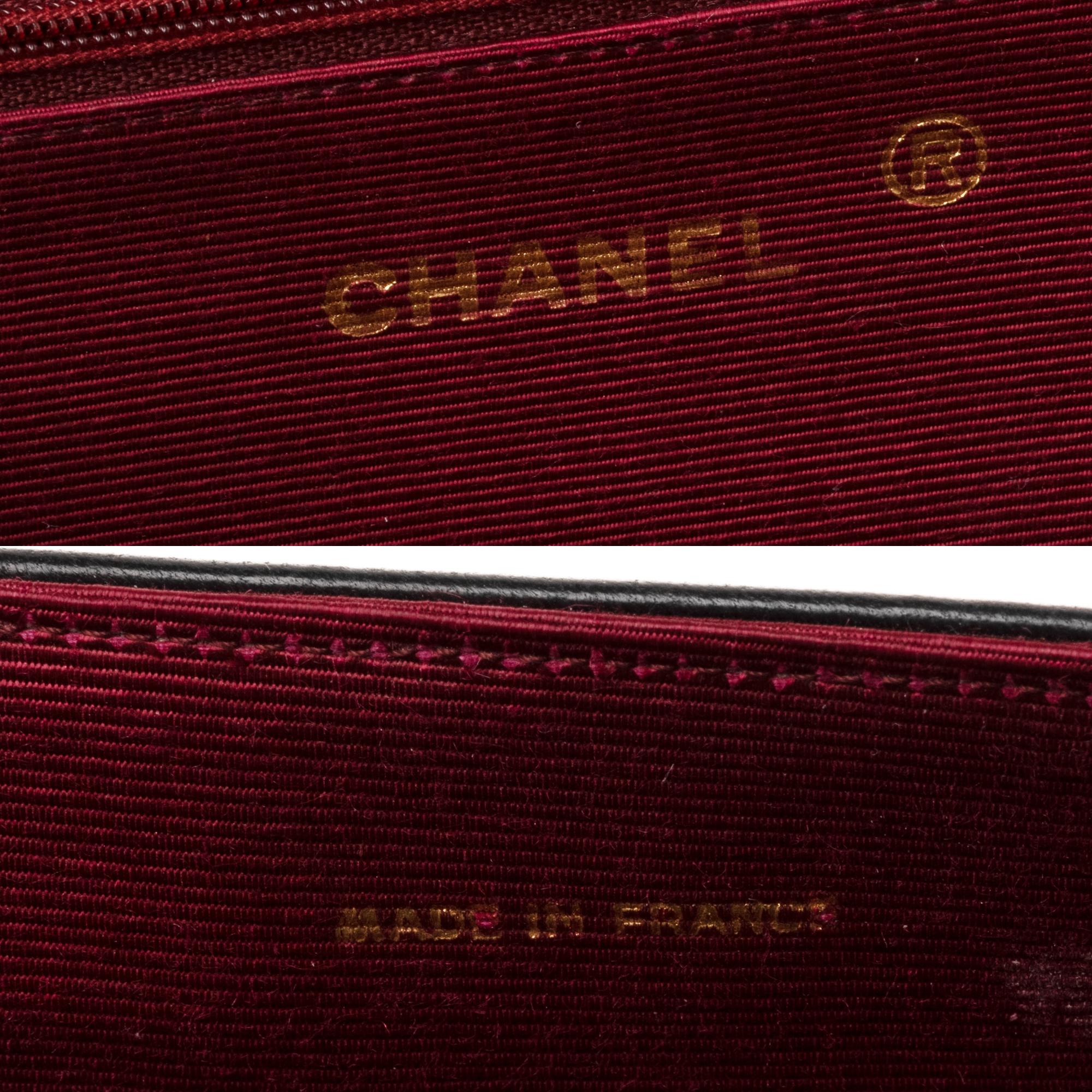 Rare Chanel handbag in waved black lambskin and gold hardware 8