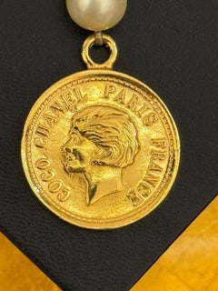 Rare Chanel Haute Couture 1984 by Karl Lagerfeld choker bib pearl necklace