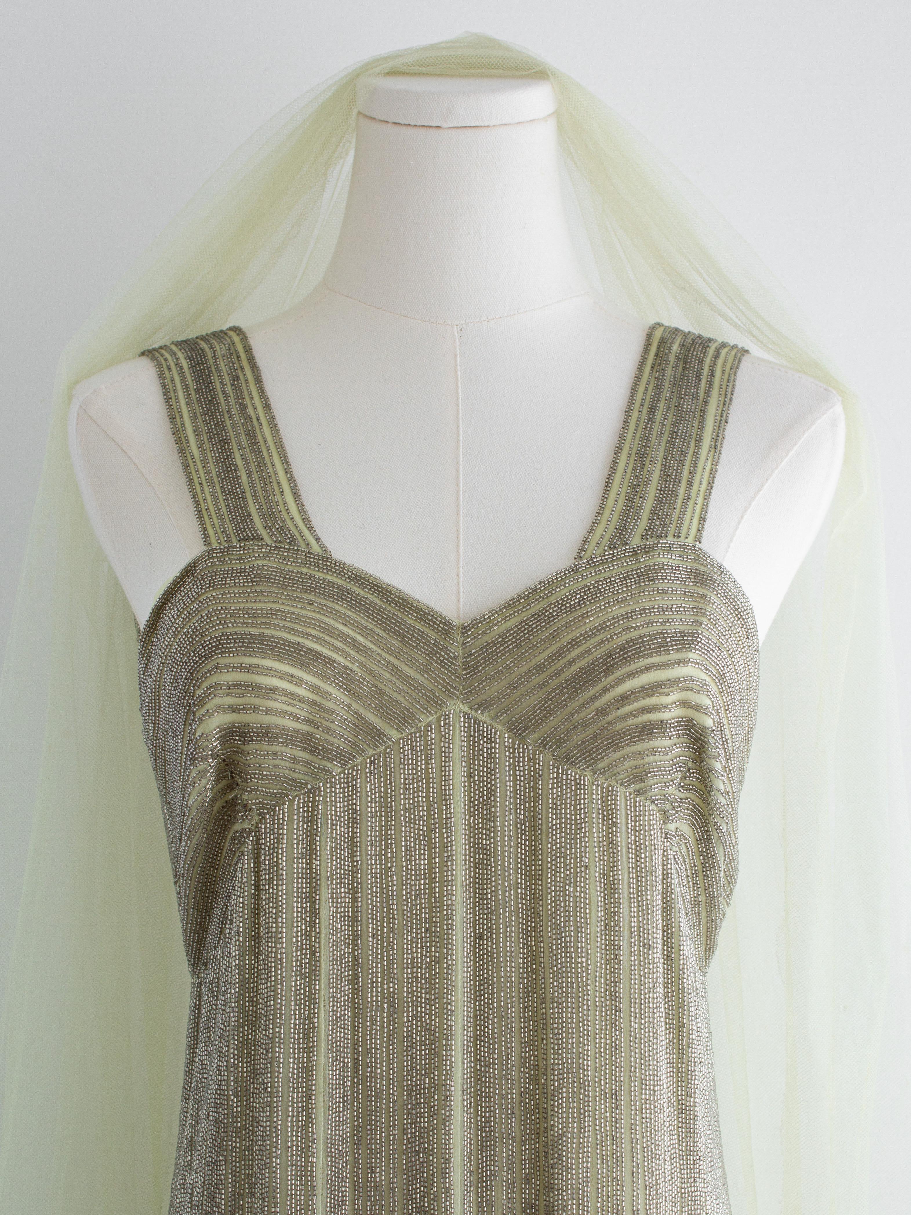 Rare Chanel Haute Couture F/W 1995 Green Bianchini Silk Lesage Beaded Dress en vente 1