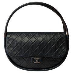 Rare Chanel Hula Hoop handbag in black lambskin leather, BSHW