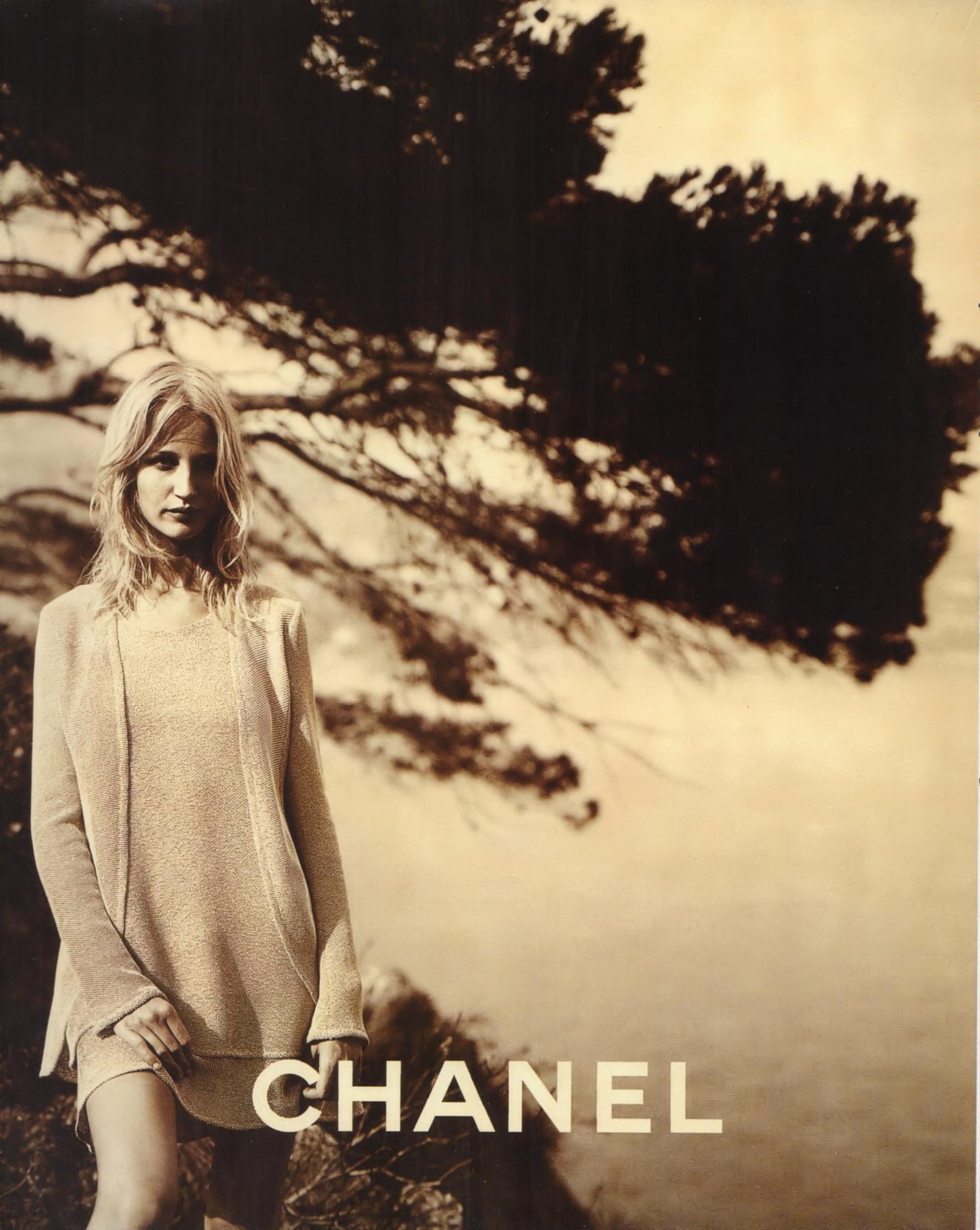 Rar Chanel & Karl Lagerfeld 98 Seit 1998 Kreuzfahrt-/Resort-Jacke 
Karl Lagerfeld für Channel
Collection'S: Chanel 98C 1998 Kreuzfahrt / Resort
Land der Herstellung: Frankreich
Chanel Stil: 98C / P09888V06224 / M0825
Zusammensetzung: Viskose,