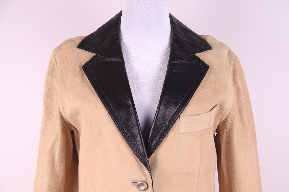 Rare! Chanel & Karl Lagerfeld 98A 1998 Leather Jacket CC logo buttons For Sale 4
