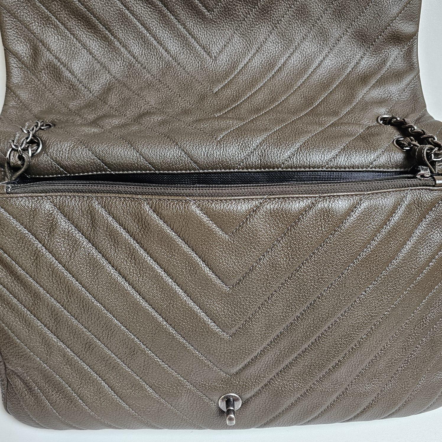 Rare Chanel Khaki Chevron Quilted XXL Flap Bag For Sale 11