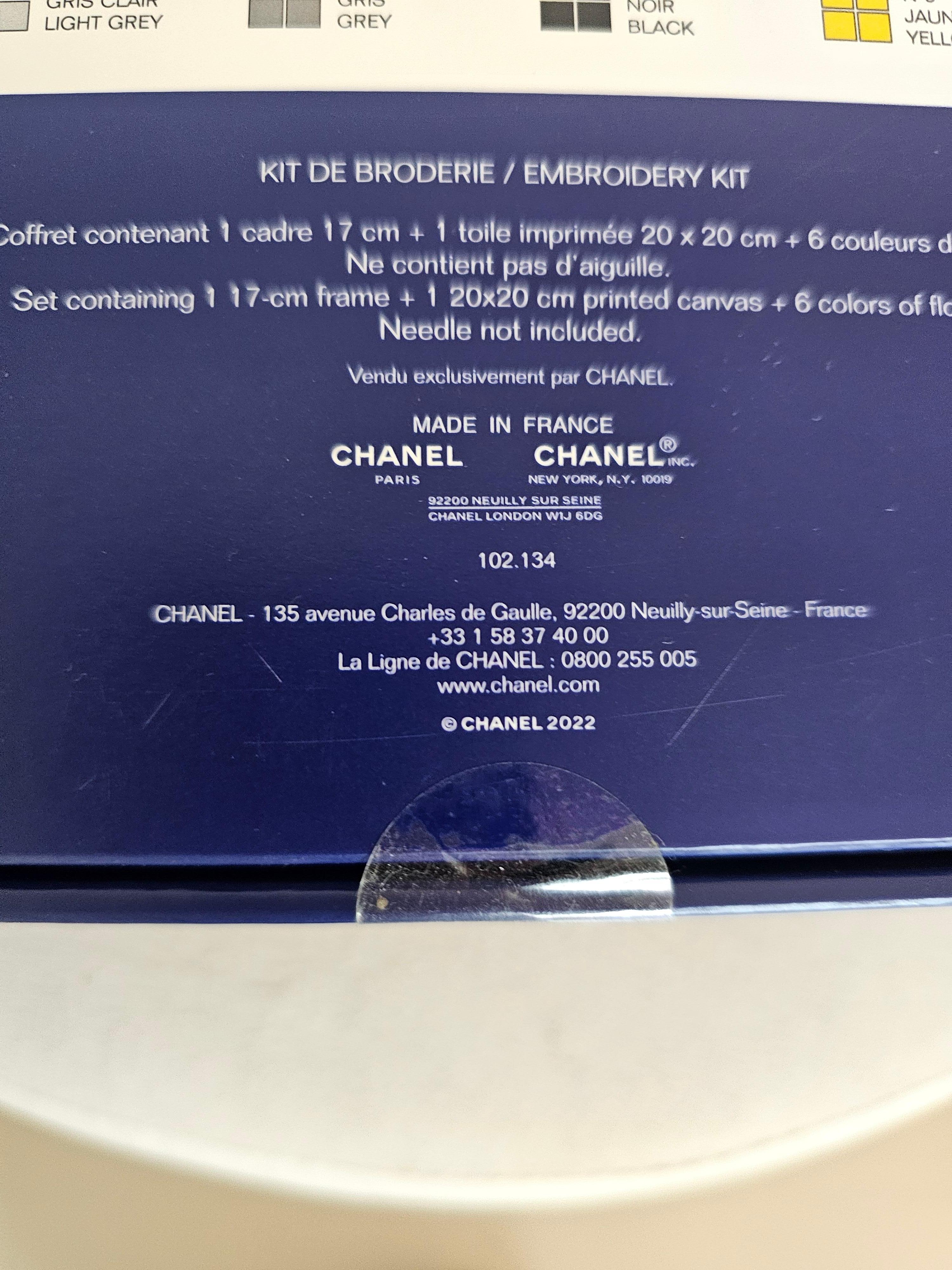Raro kit da ricamo Chanel 