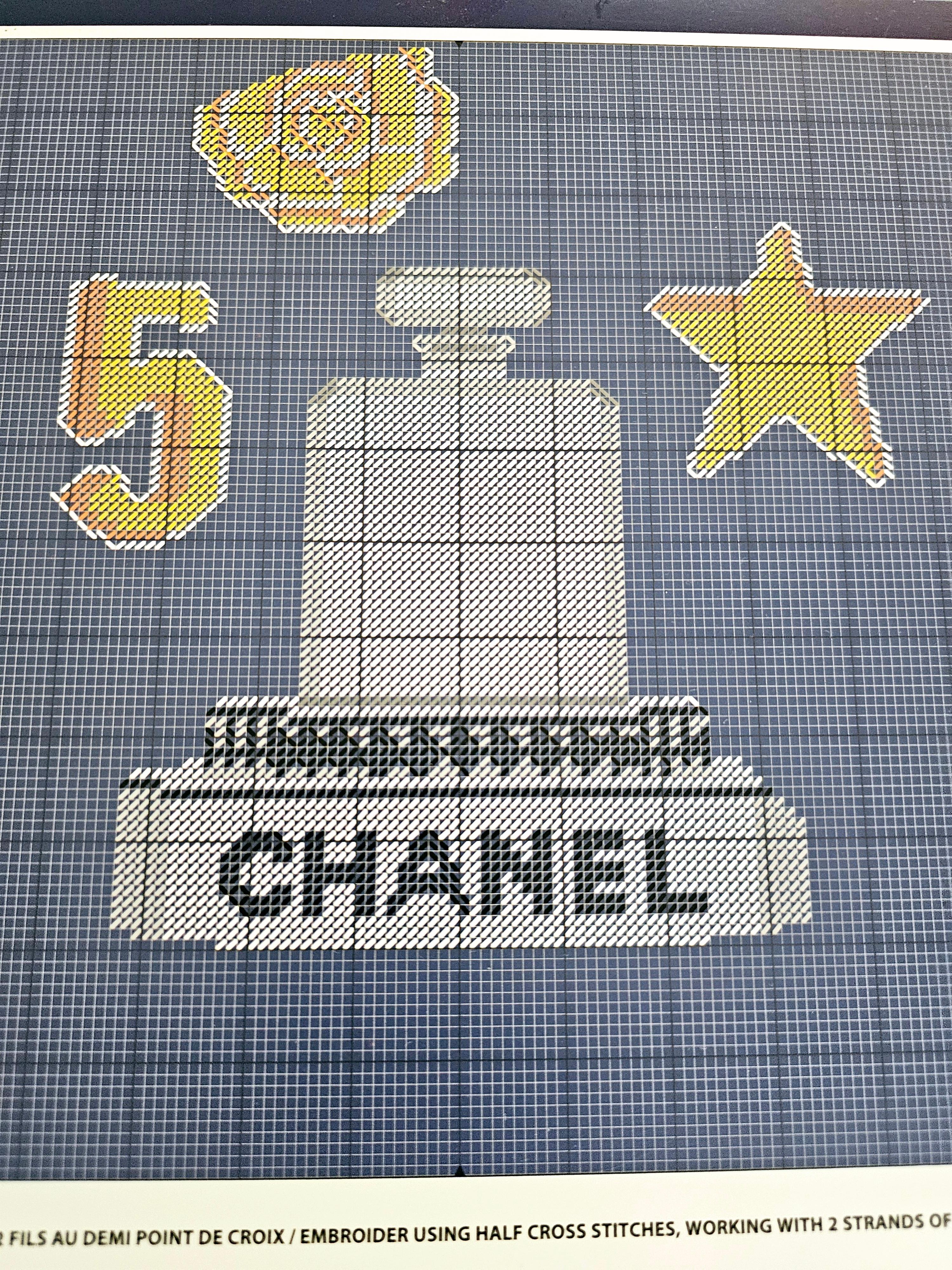 Raro kit da ricamo Chanel 