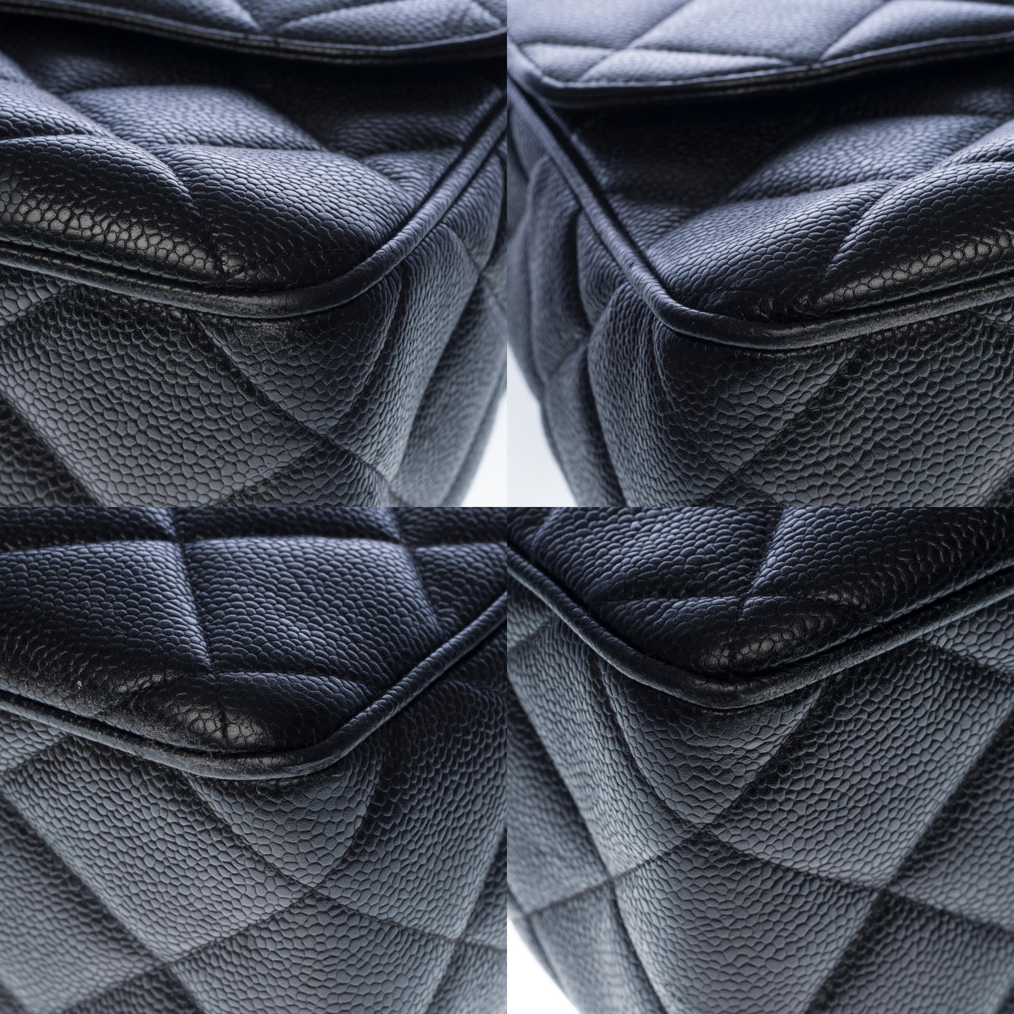Seltene Chanel Maxi-Schultertasche aus schwarzem Kaviar- gestepptem Leder, GHW 5