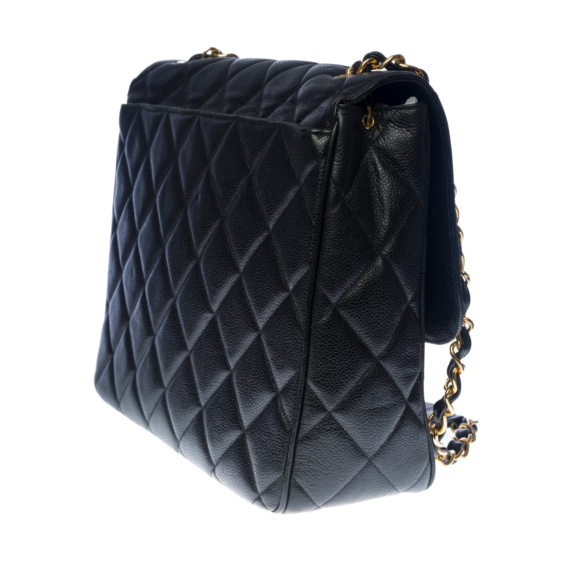 Rare Chanel Maxi shoulder flap bag in black caviar quilted leather, GHW In Good Condition In Paris, IDF