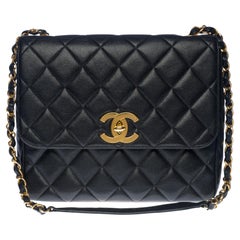 Seltene Chanel Maxi-Schultertasche aus schwarzem Kaviar- gestepptem Leder, GHW