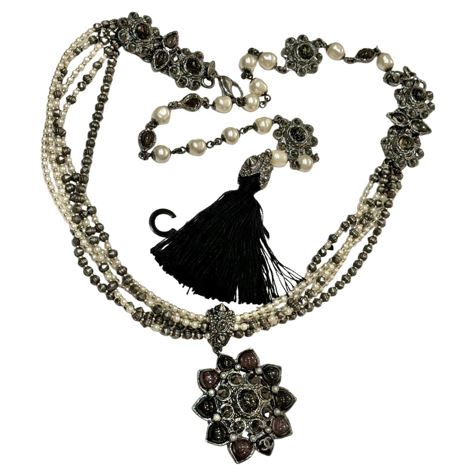 Rara collana Chanel métiers d
art Paris Bombay Pre Fall 2012 di Karl Lagerfeld