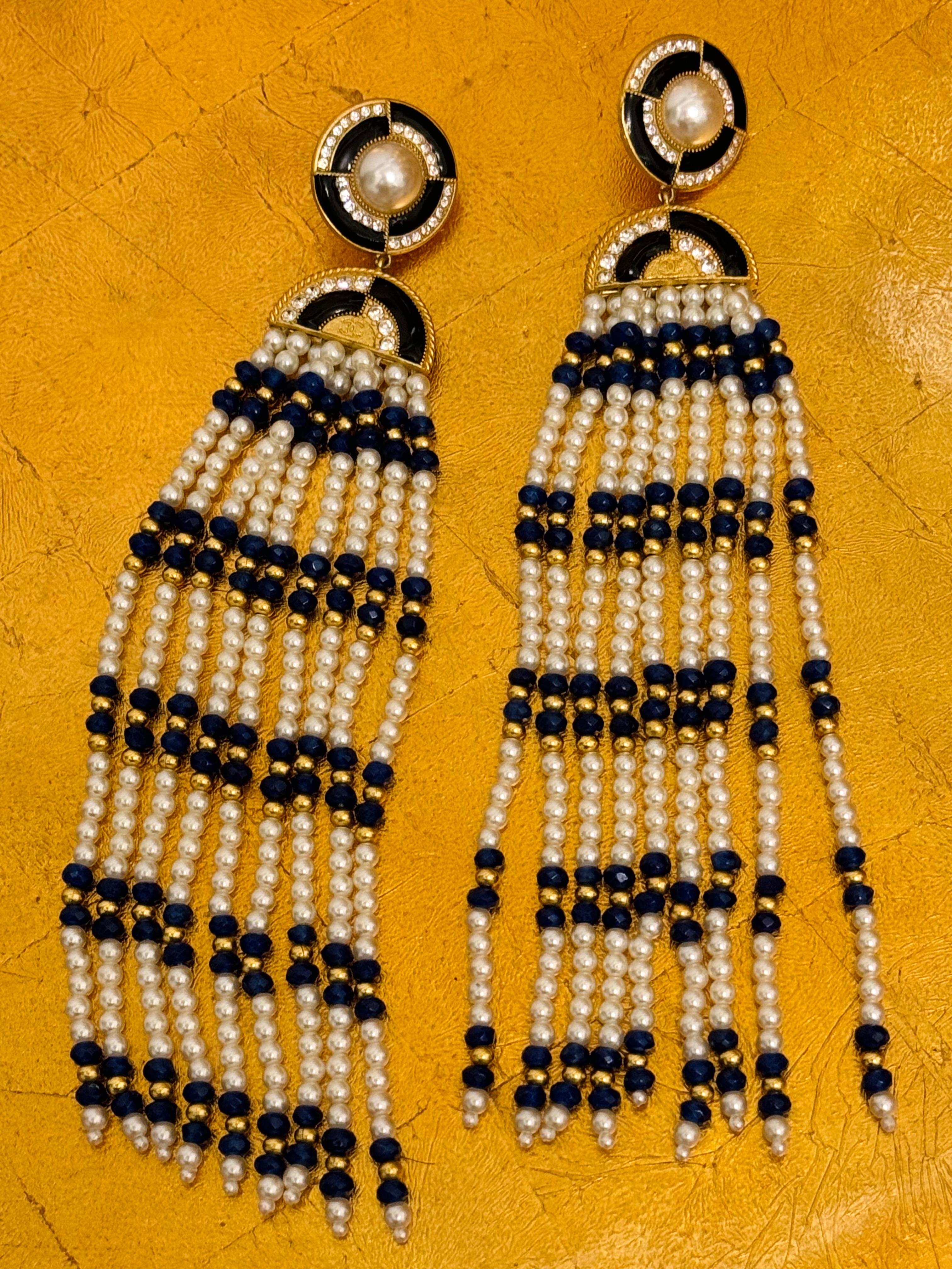 Rare boucles d'oreilles Chanel métiers d'art Paris New York 2019 Lapis Lazuli Chandelier en vente 7