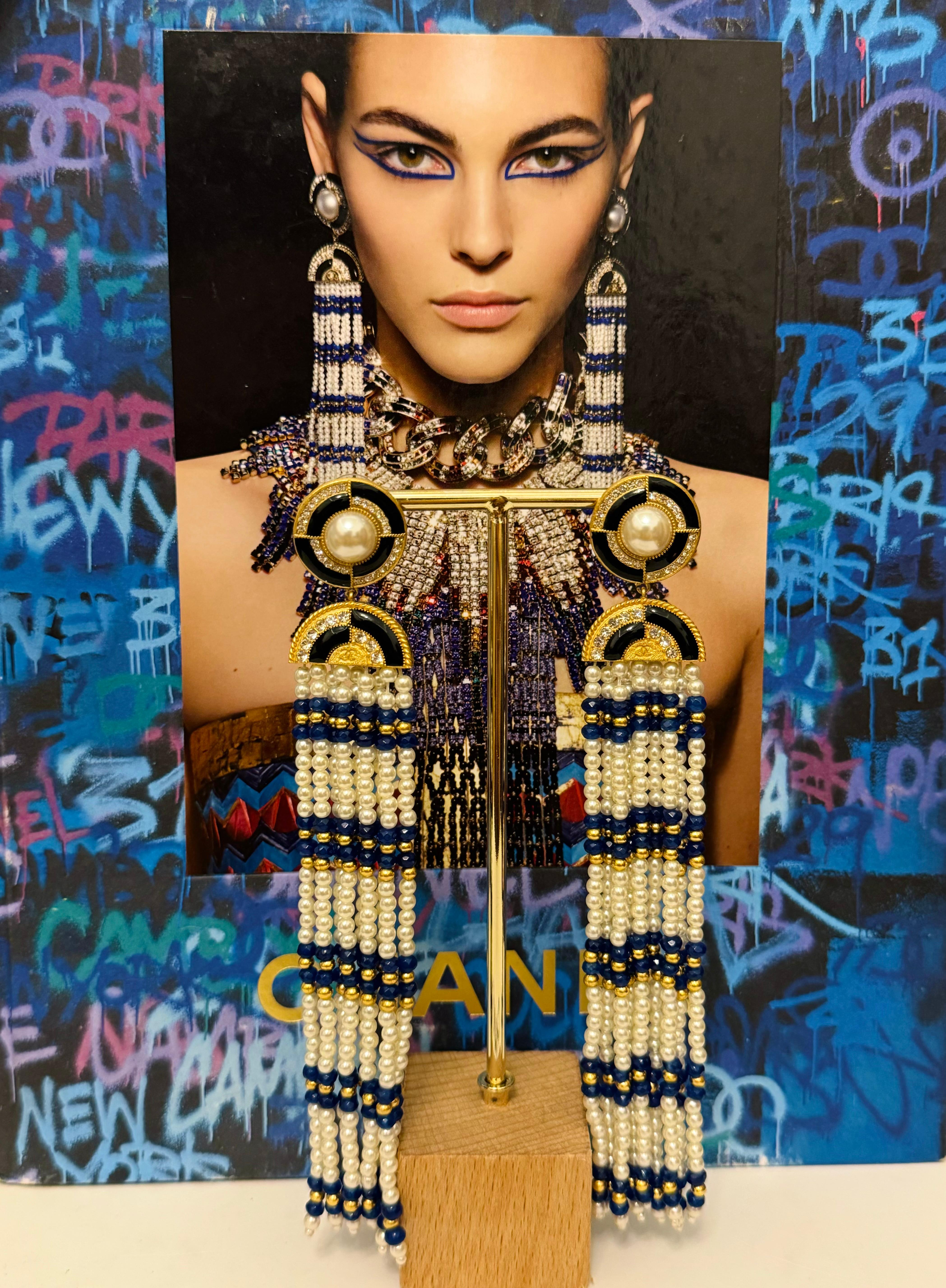 Perle Rare boucles d'oreilles Chanel métiers d'art Paris New York 2019 Lapis Lazuli Chandelier en vente