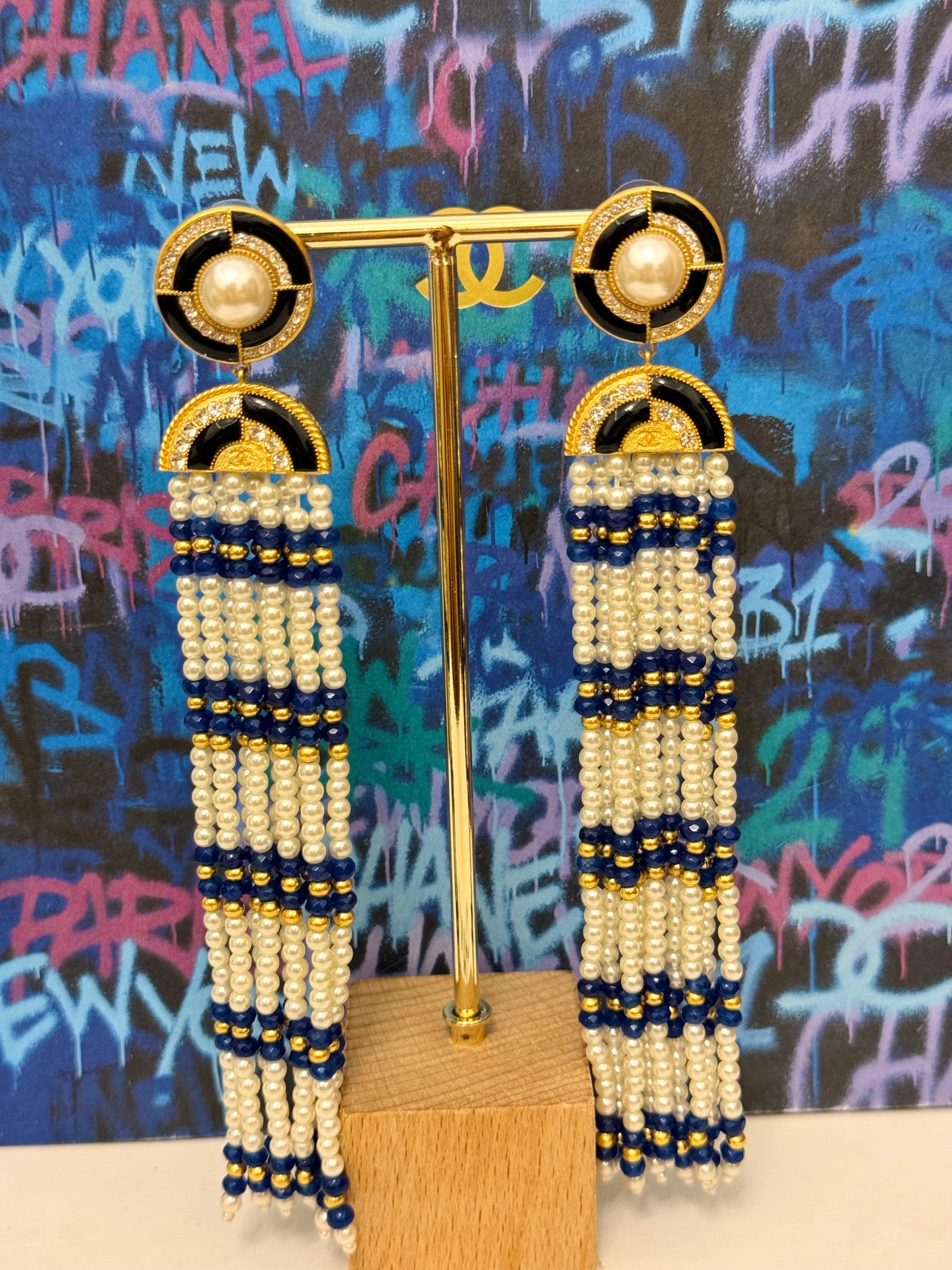 Rare boucles d'oreilles Chanel métiers d'art Paris New York 2019 Lapis Lazuli Chandelier Bon état - En vente à PARIS, FR