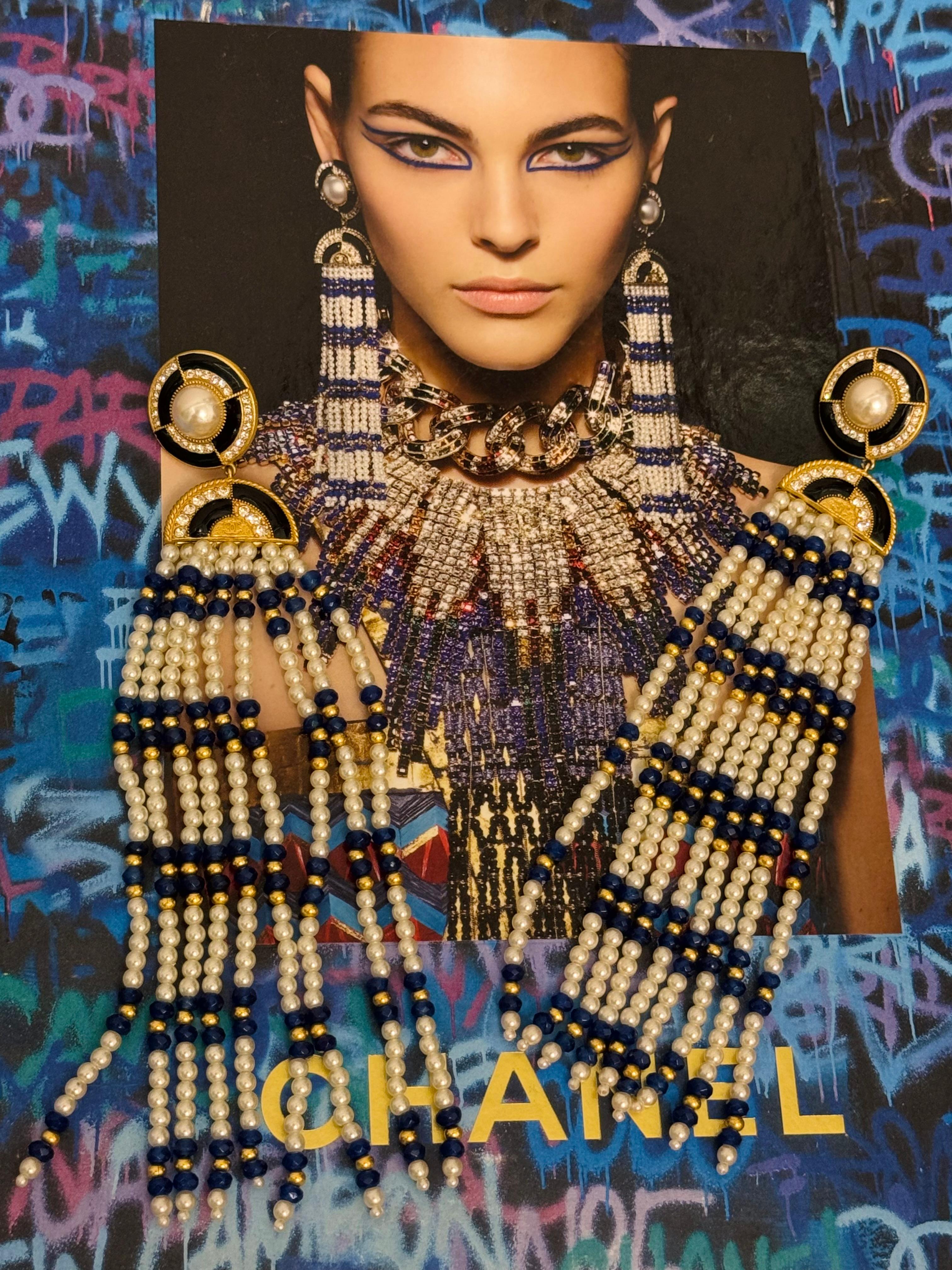 Rare boucles d'oreilles Chanel métiers d'art Paris New York 2019 Lapis Lazuli Chandelier en vente 4