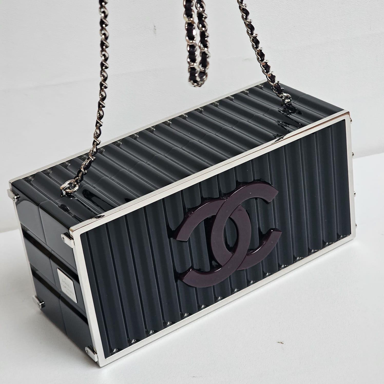 Rare Chanel Minaudiere Black Shipping Container Bag In Excellent Condition For Sale In Jakarta, Daerah Khusus Ibukota Jakarta
