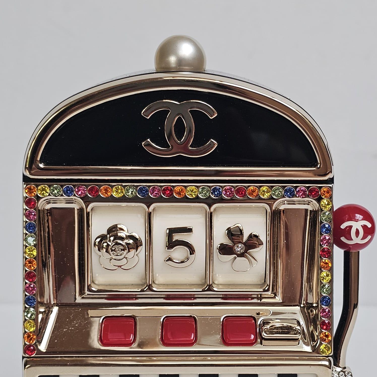 Rare Chanel Minaudiere Casino Slot Machine In New Condition For Sale In Jakarta, Daerah Khusus Ibukota Jakarta
