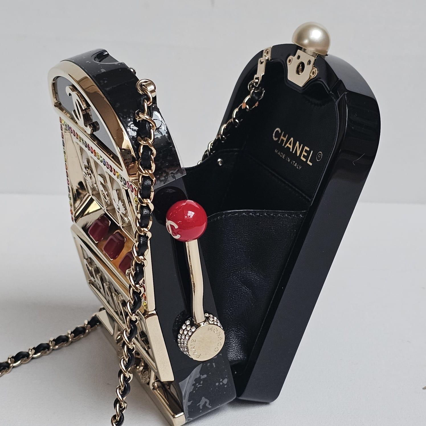 Chanel Minaudière Casino Slot Machine rare Unisexe en vente