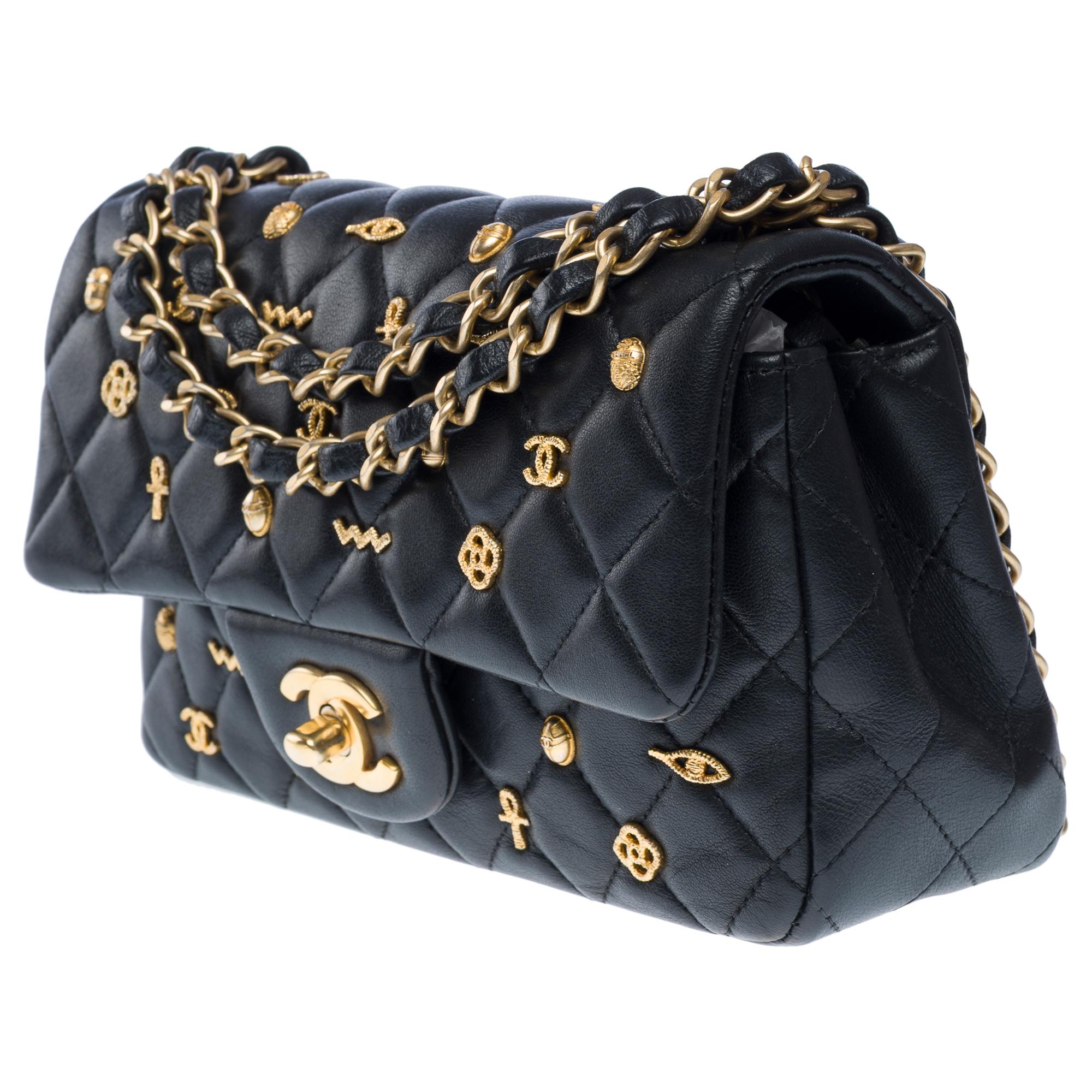 Rare Chanel Mini Rectangular 2019 Egyptian Amulet Flap bag, GHW In Good Condition For Sale In Paris, IDF
