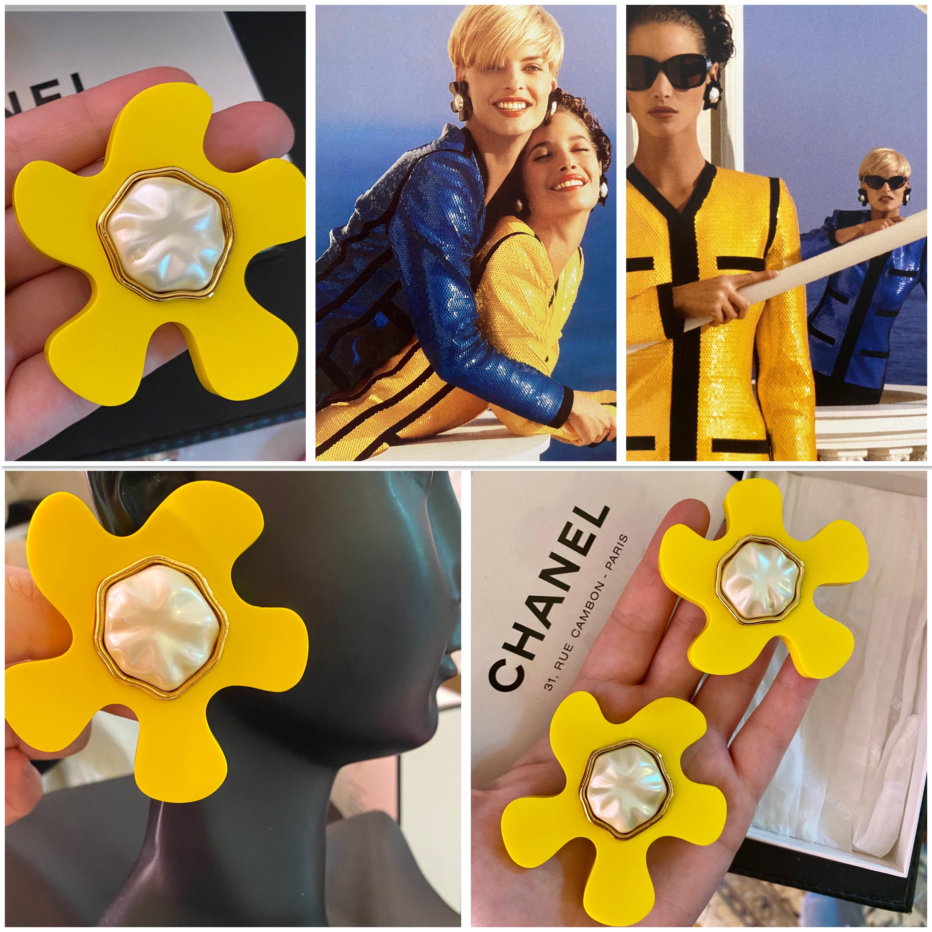 Rare boucles d'oreilles Chanel surdimensionnées 1991 jaune à clip  Pour femmes en vente