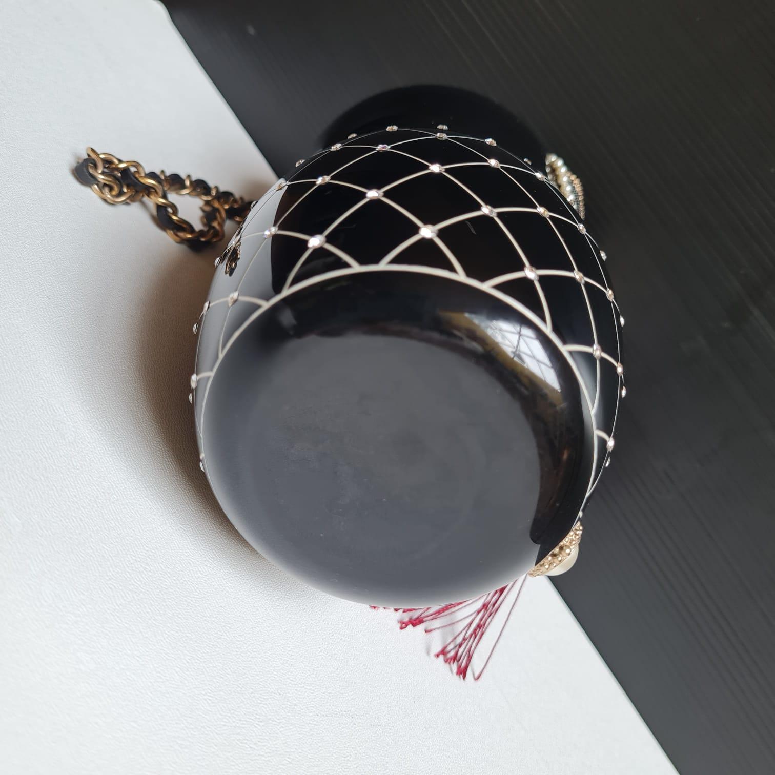 Rare Chanel Paris-Bombay Métiers d’Art Matryoshka Minaudière Doll Clutch 3