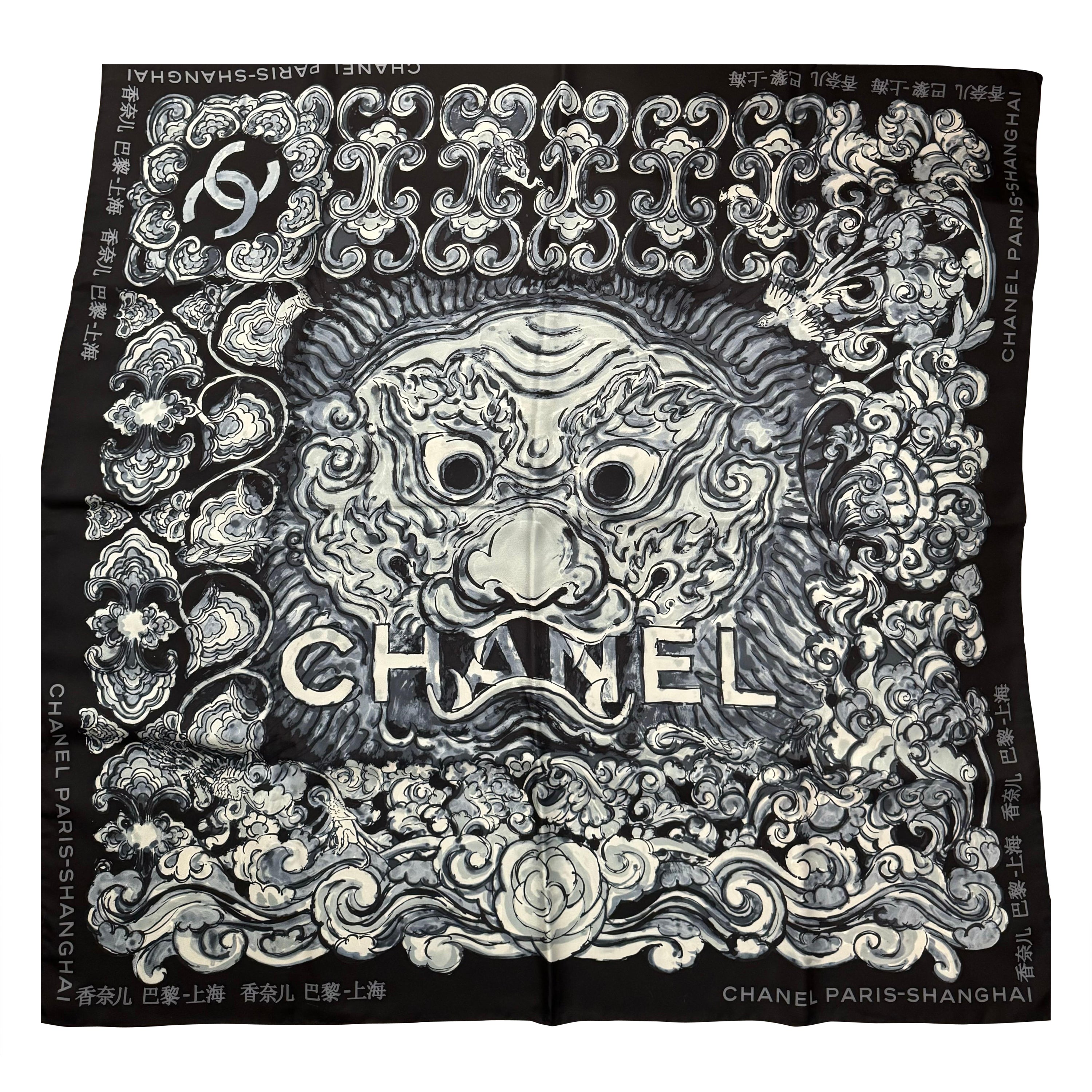 Raro foulard di seta Chanel Paris Shanghai 2010 in edizione limitata