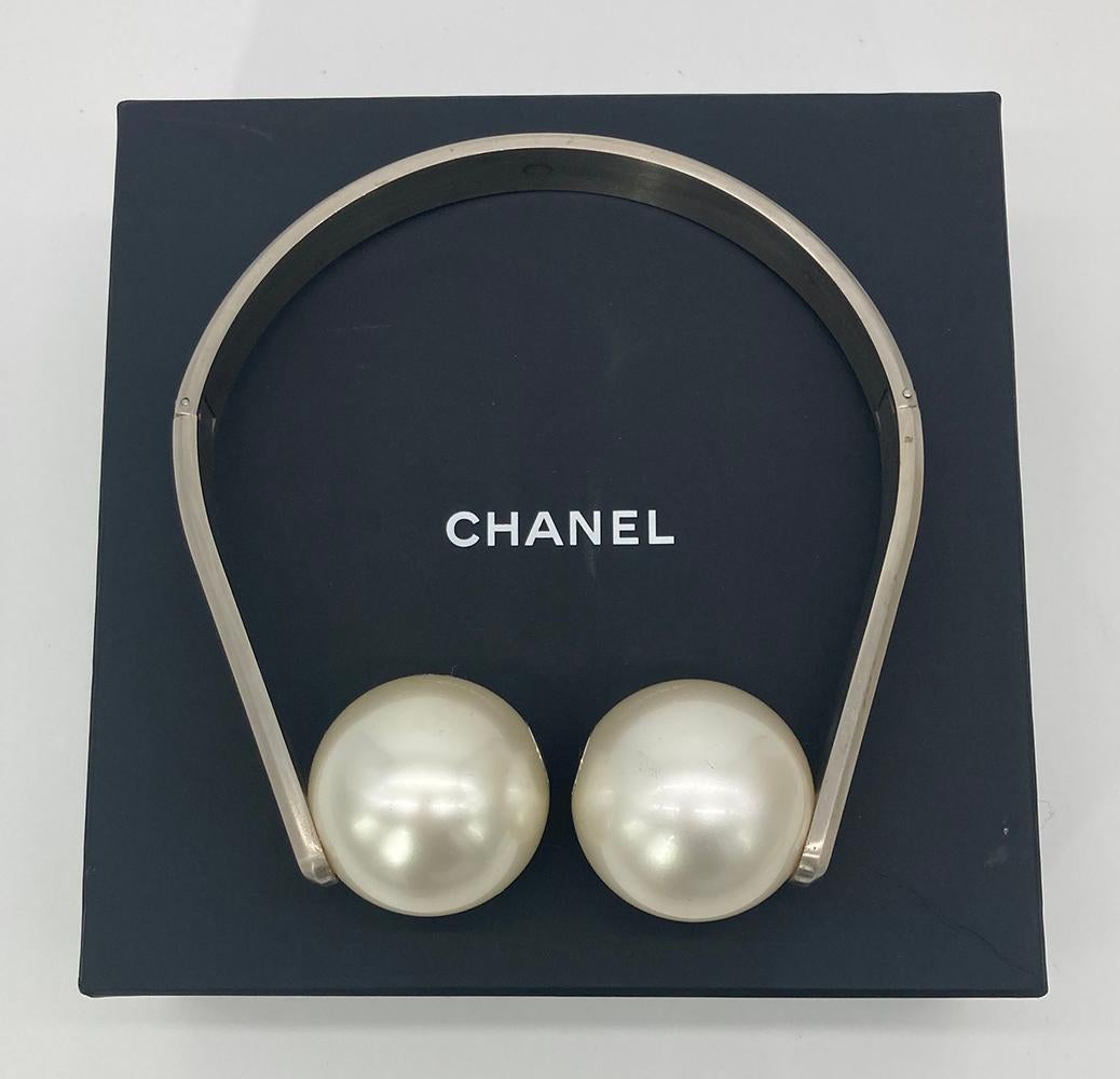 RARE Chanel Pearl Ball Choker with Box For Sale 4