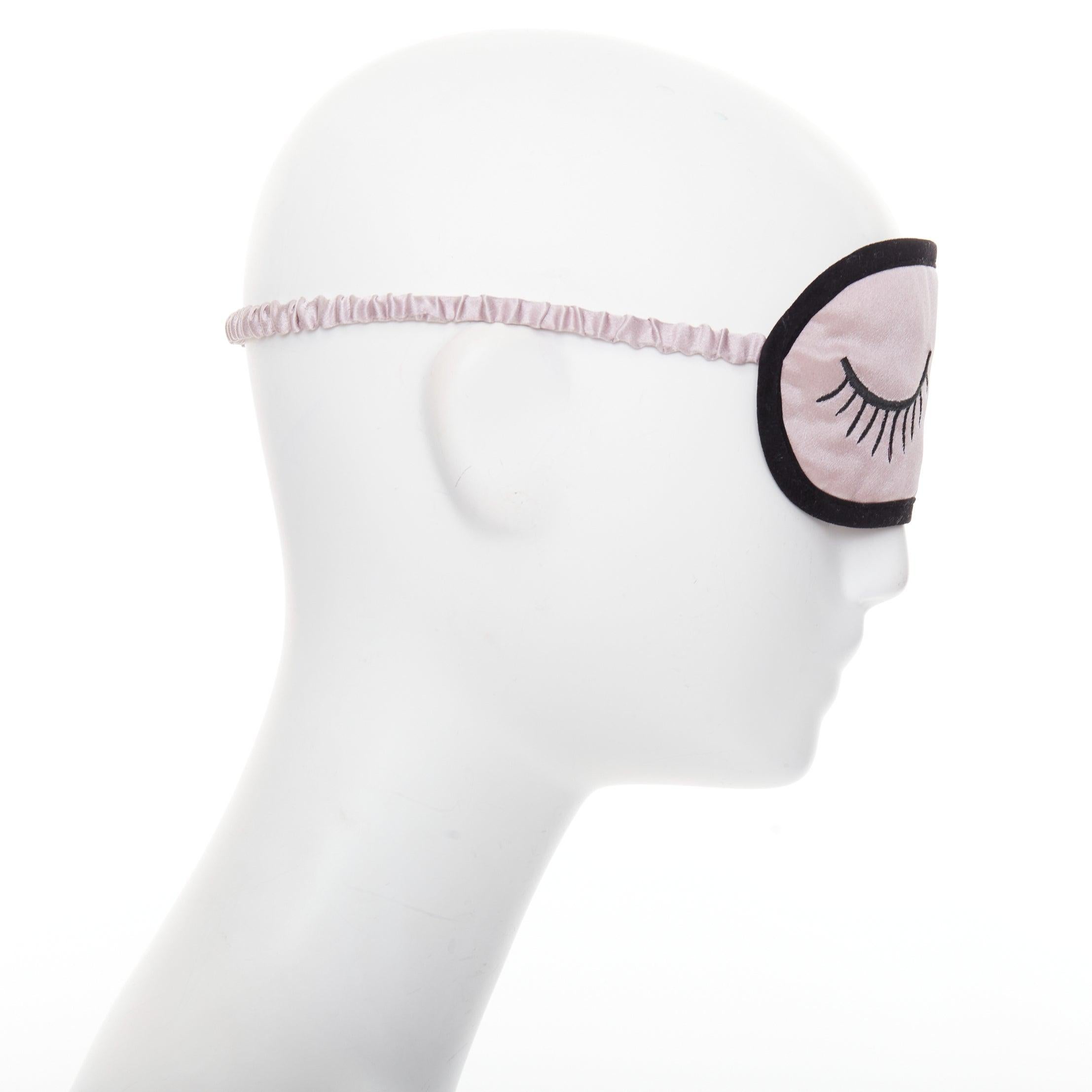 Gris rare CHANEL pink 100% silk CC tear eyelash embroidery sleeping mask pouch set en vente