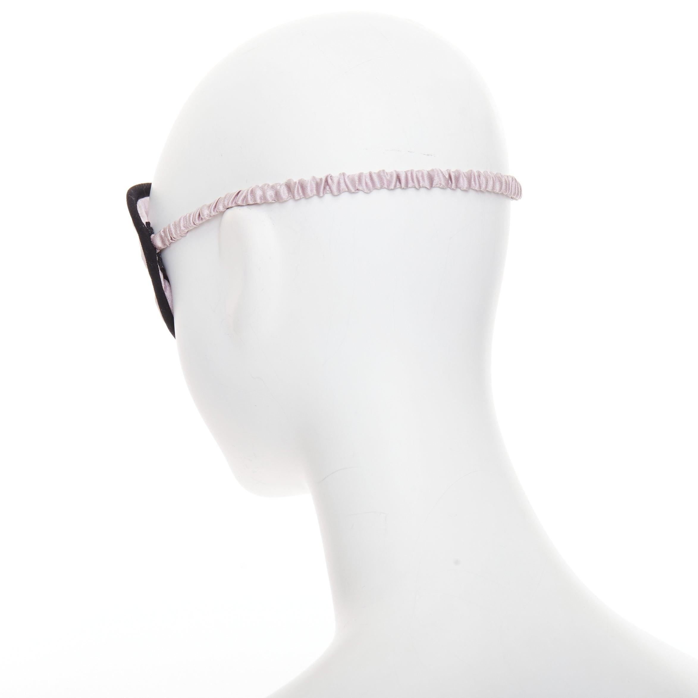 rare CHANEL pink 100% silk CC tear eyelash embroidery sleeping mask pouch set Unisexe en vente