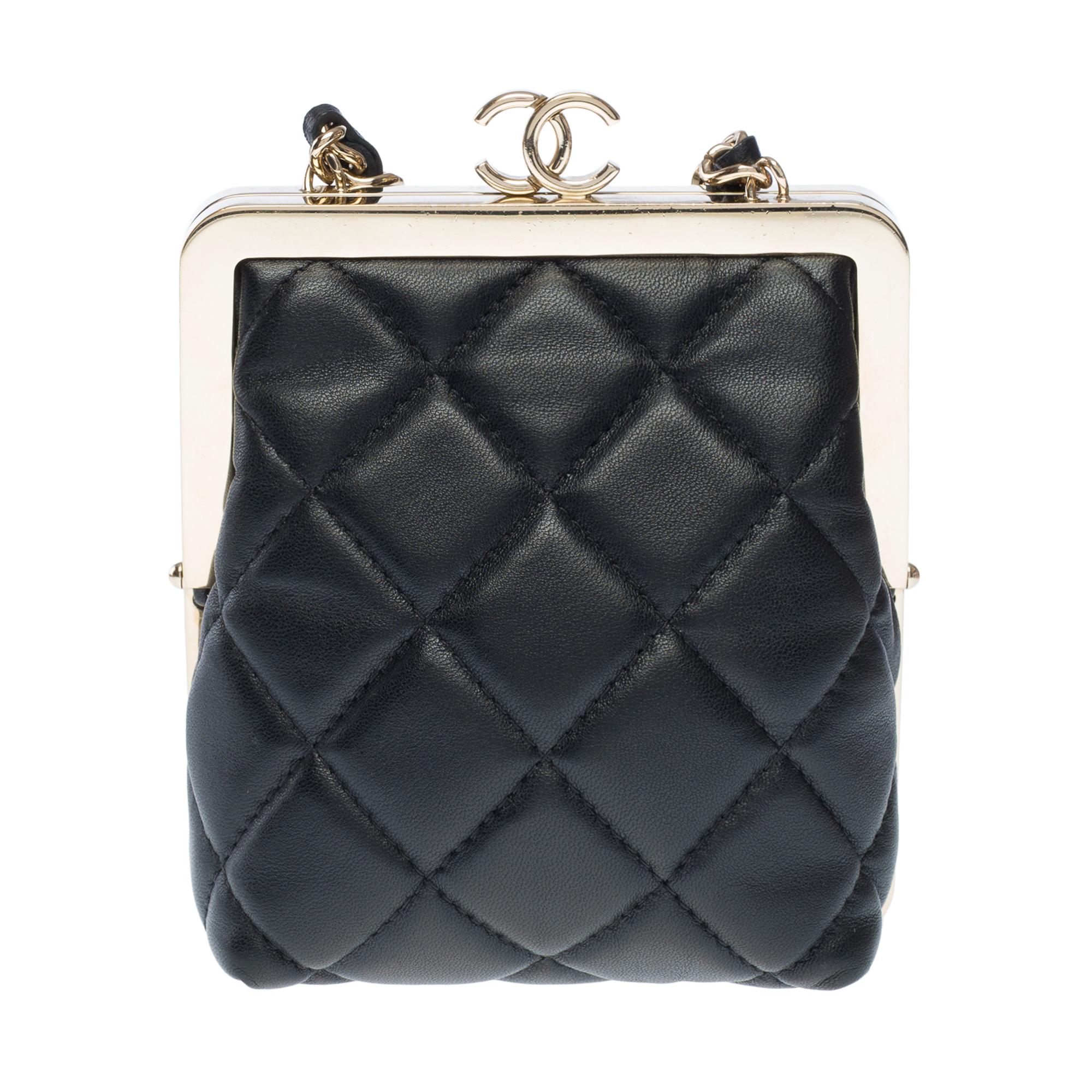 Rare Chanel Plexi Clutch shoulder flap bag in black quilted lamb and plexi, GHW In Good Condition For Sale In Paris, IDF