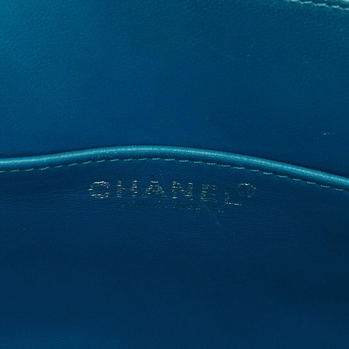 rare CHANEL Puzzle blue plastic CC chip leather stitch tote bag For Sale 4