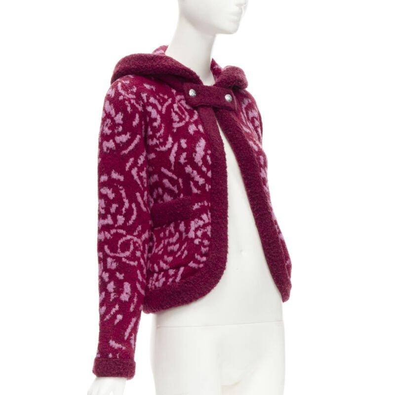 rare CHANEL rouge rose Camellia CC laine duveteuse boucle cardigan veste FR34 XS Excellent état - En vente à Hong Kong, NT