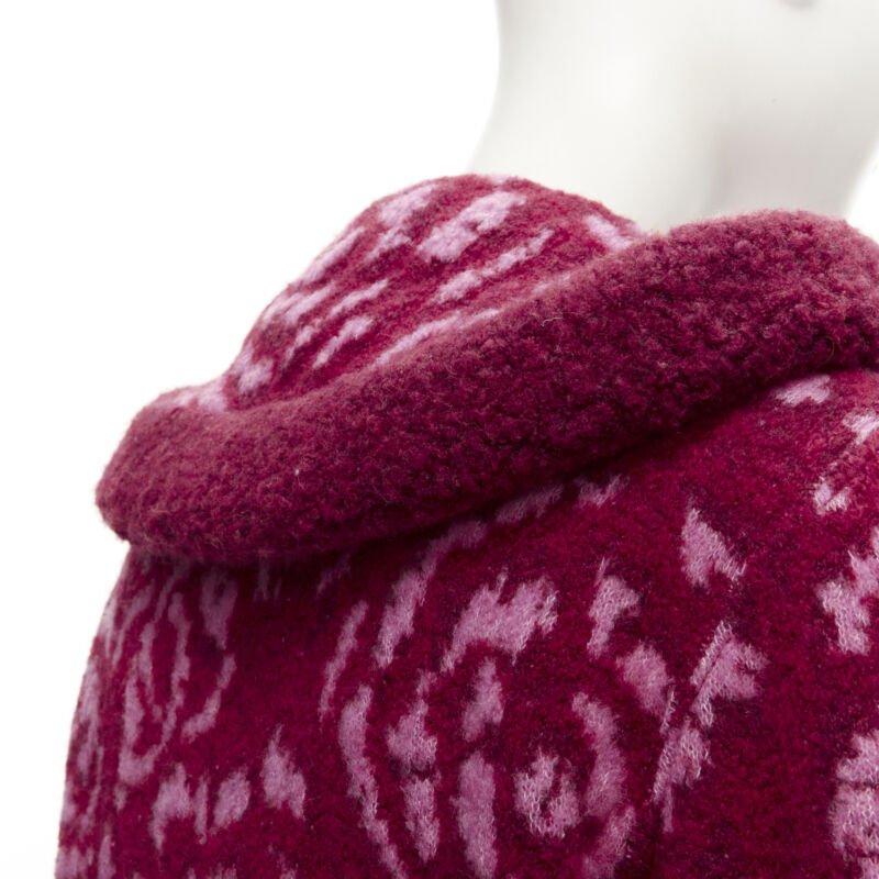 rare CHANEL rouge rose Camellia CC laine duveteuse boucle cardigan veste FR34 XS en vente 3