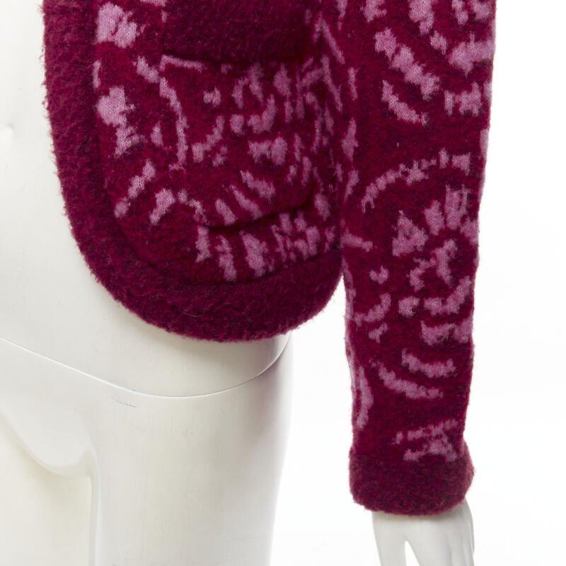 rare CHANEL rouge rose Camellia CC laine duveteuse boucle cardigan veste FR34 XS en vente 4