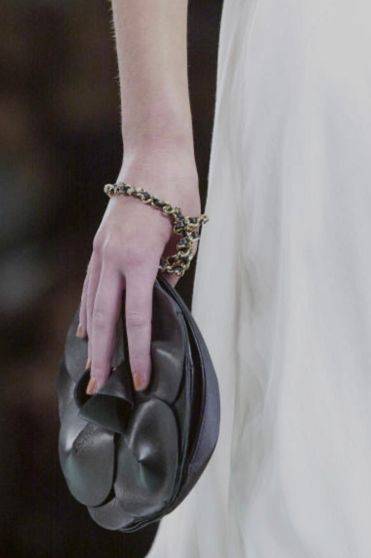 Women's or Men's Rare Chanel runway 2002 camelia leather and satin silk bag minaudière For Sale