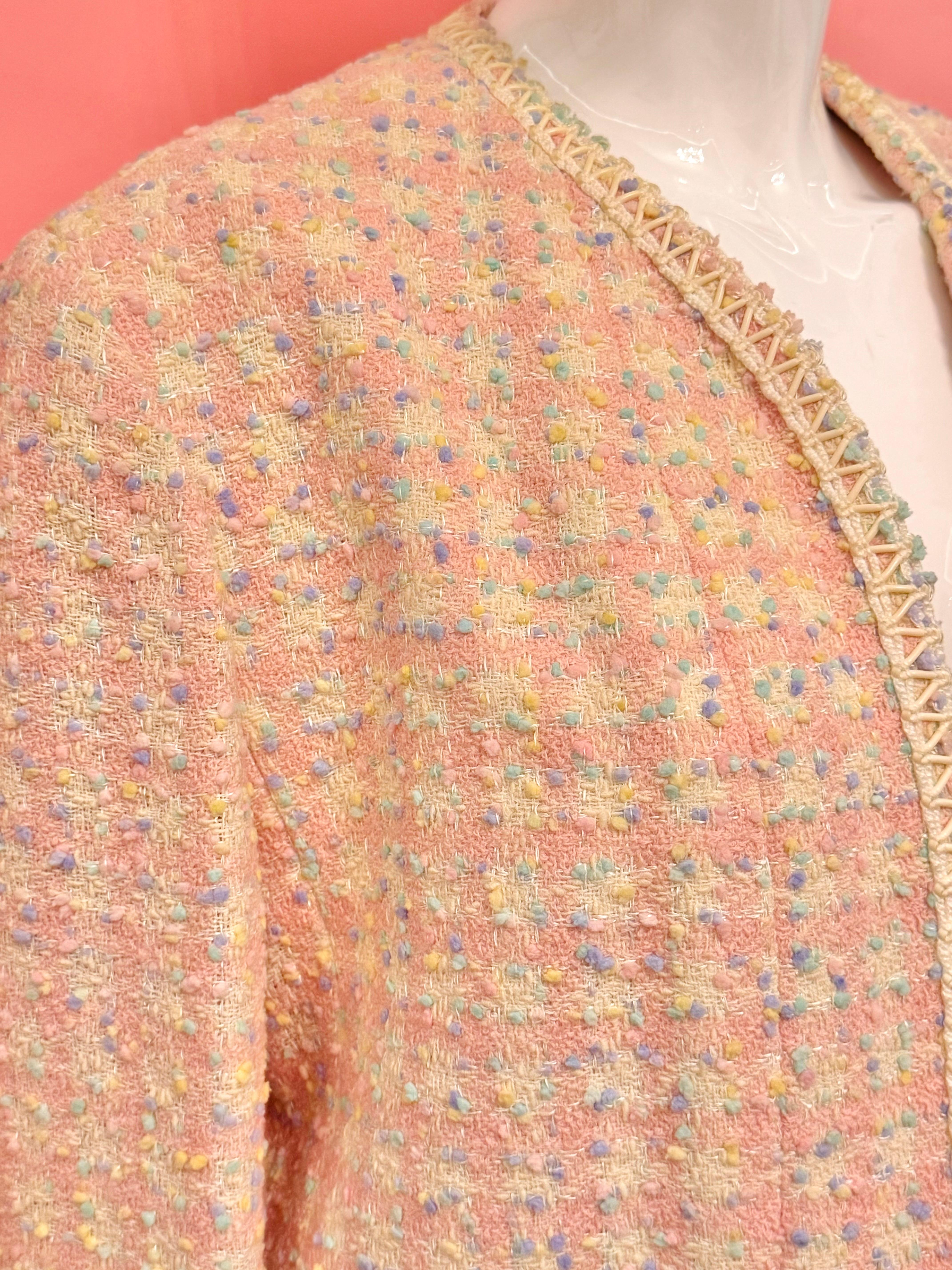 Rare Chanel S/S 1994 confetti and pastel colors tweed pvc trim runway jacket For Sale 8