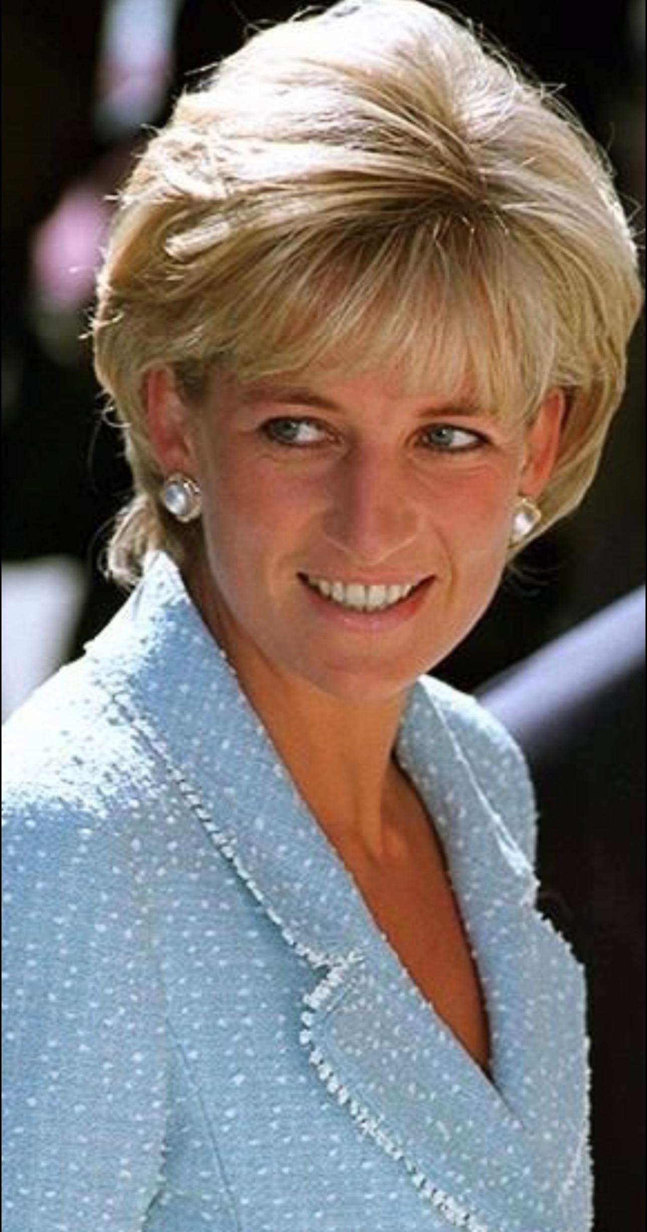 Raro abito Chanel P/E 1997 Principessa Lady Diana gonna blu cielo in vendita 7