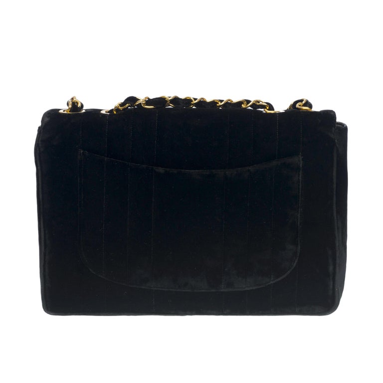 Rare Chanel Timeless Jumbo single flap shoulder bag in black quilted velvet, GHW at 1stDibs