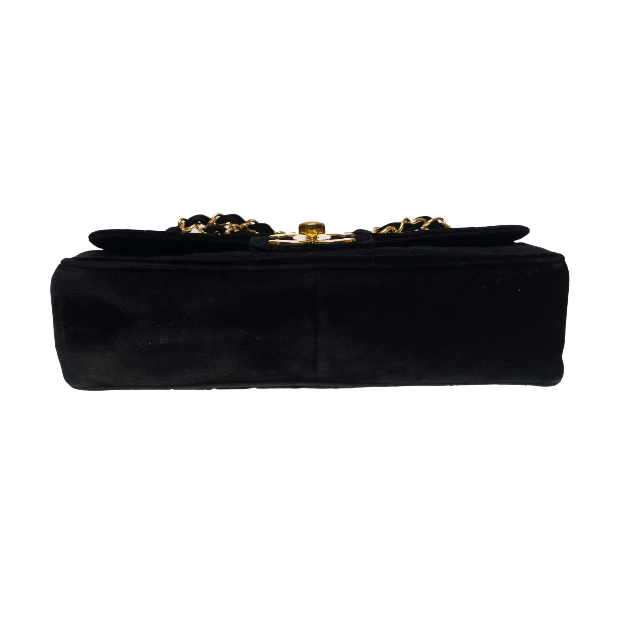 Rare Chanel Timeless Jumbo single flap shoulder bag in black quilted velvet, GHW 1