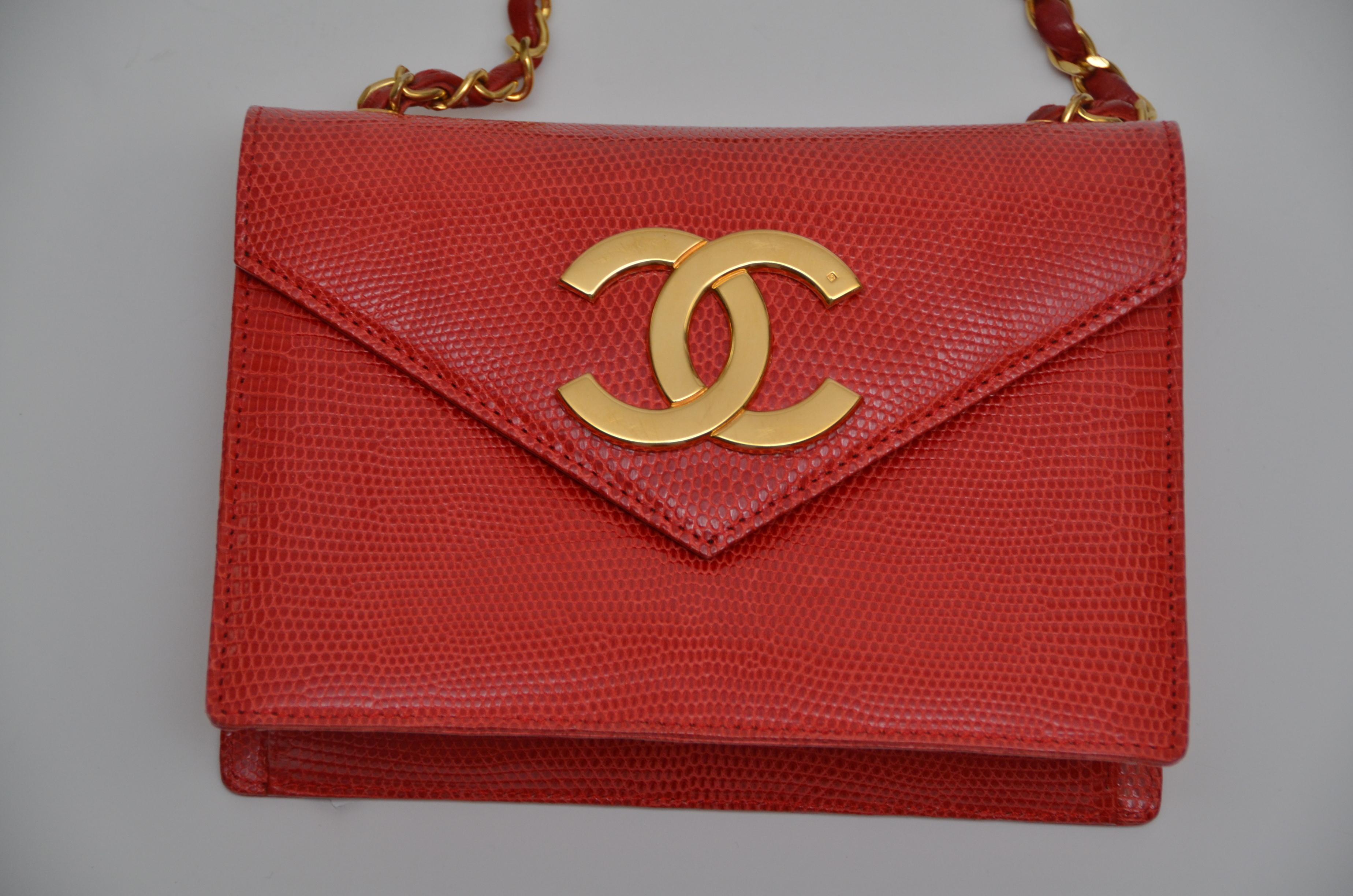 Rare Chanel Vermilion Red Lizard Mini Handbag Large Gold Plated CC  In Excellent Condition In New York, NY