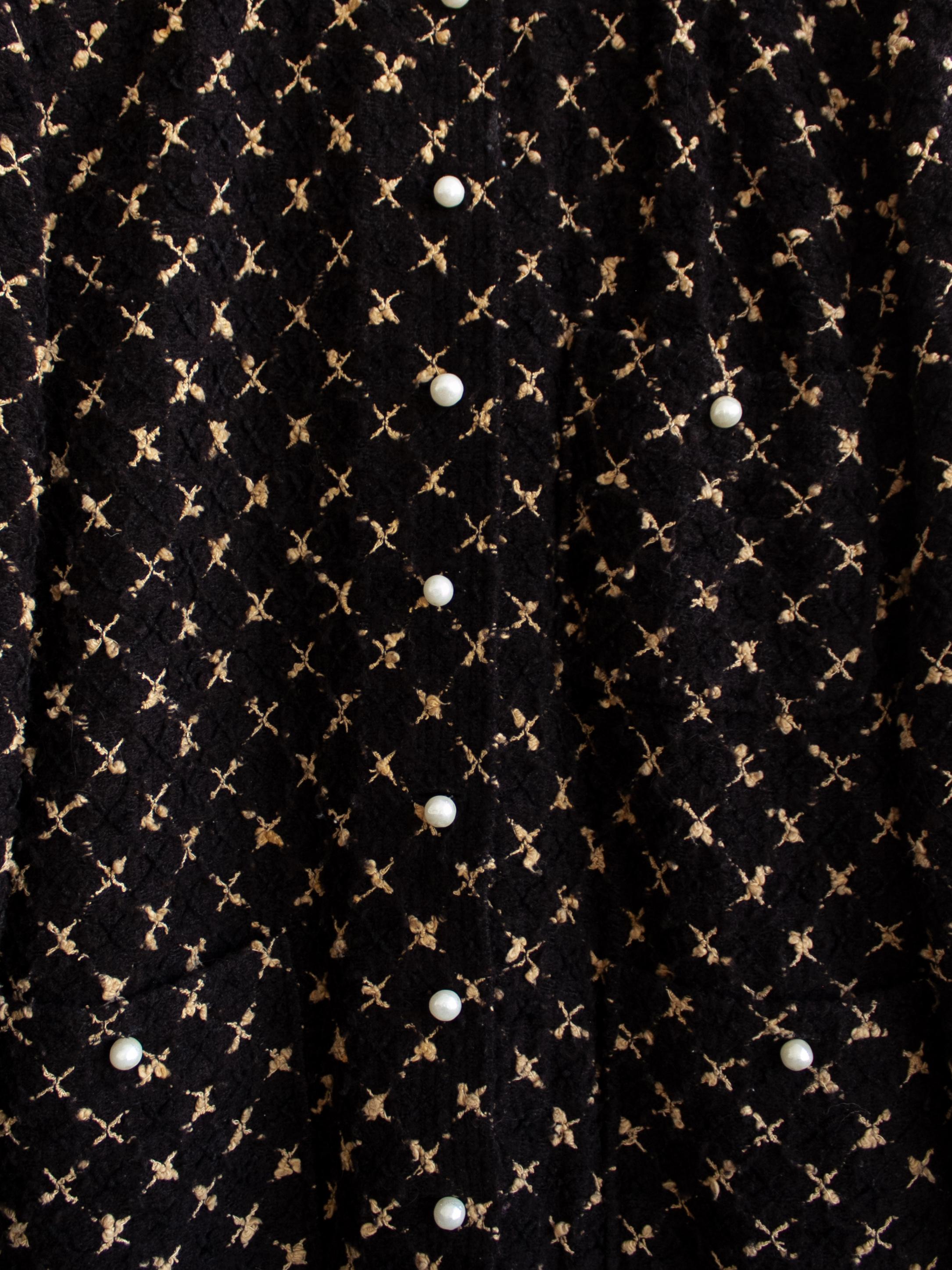 Women's or Men's Rare Chanel Vintage 1980s Karl Black Beige White Pearl X Tweed Jacket