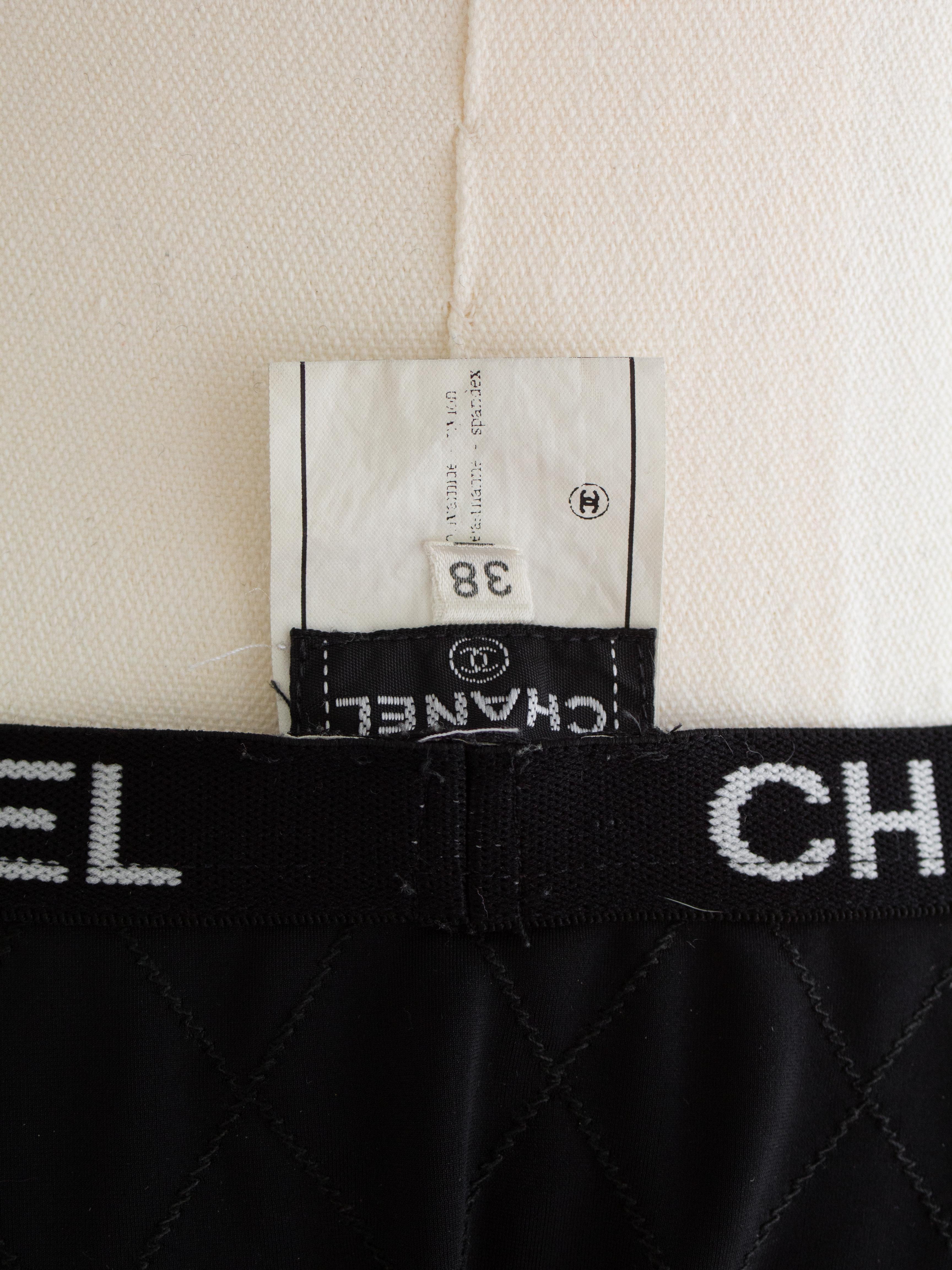 Seltener Chanel Vintage Cruise 1994 Gesteppt Schwarz Weiß Logo 94C Bikini Badeanzug im Angebot 5