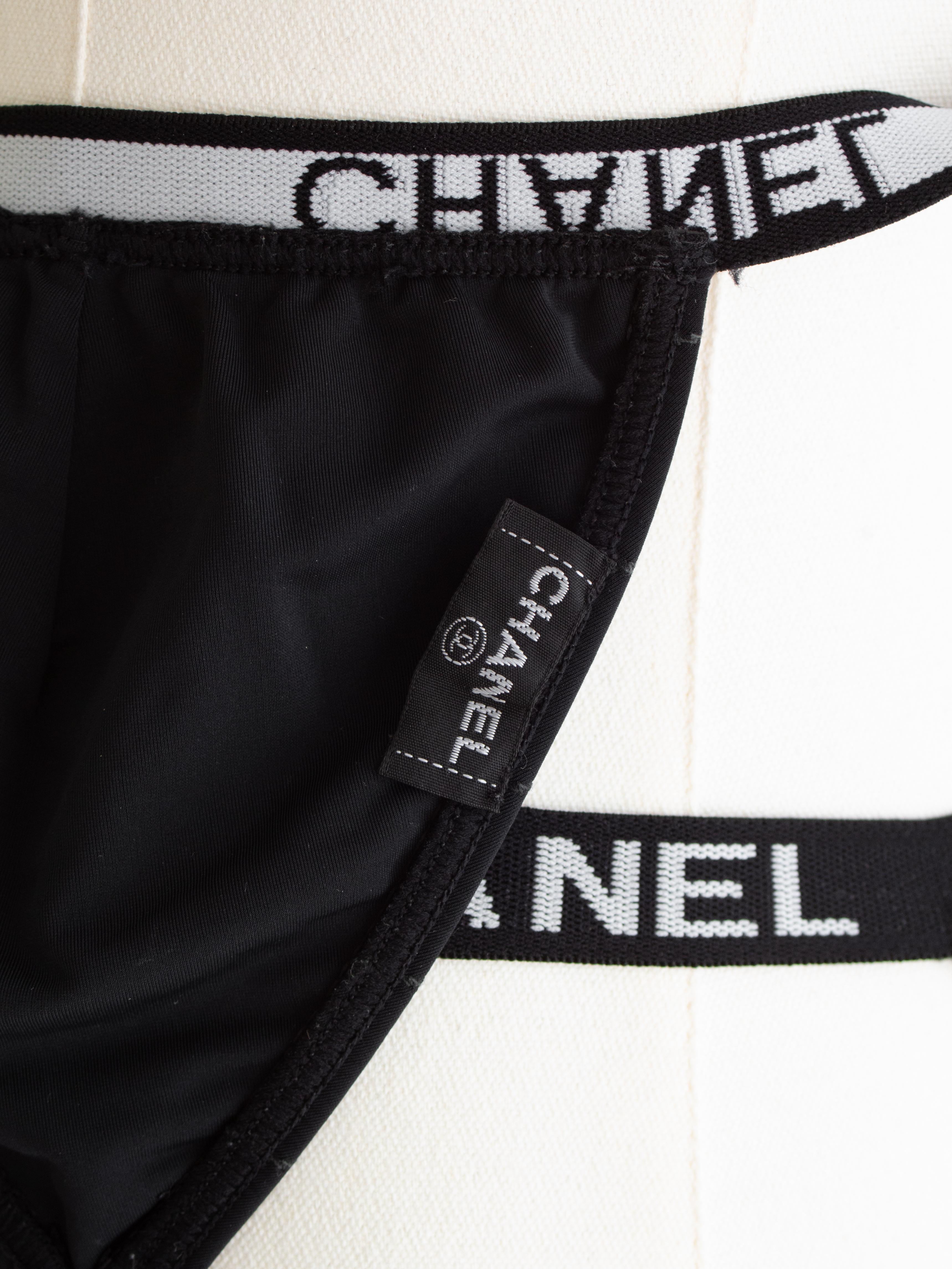 Seltener Chanel Vintage Cruise 1994 Gesteppt Schwarz Weiß Logo 94C Bikini Badeanzug im Angebot 6