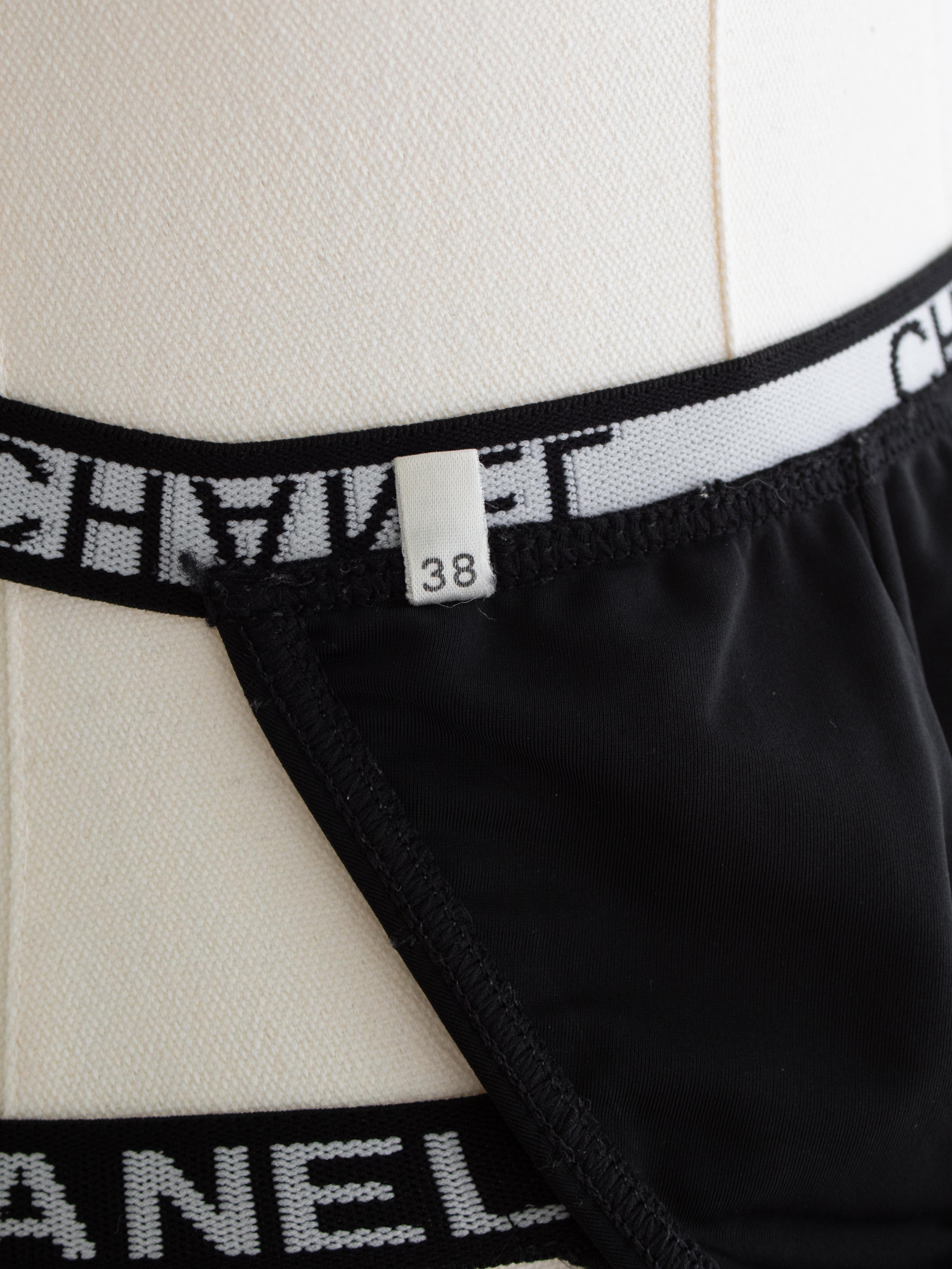 Seltener Chanel Vintage Cruise 1994 Gesteppt Schwarz Weiß Logo 94C Bikini Badeanzug im Angebot 7