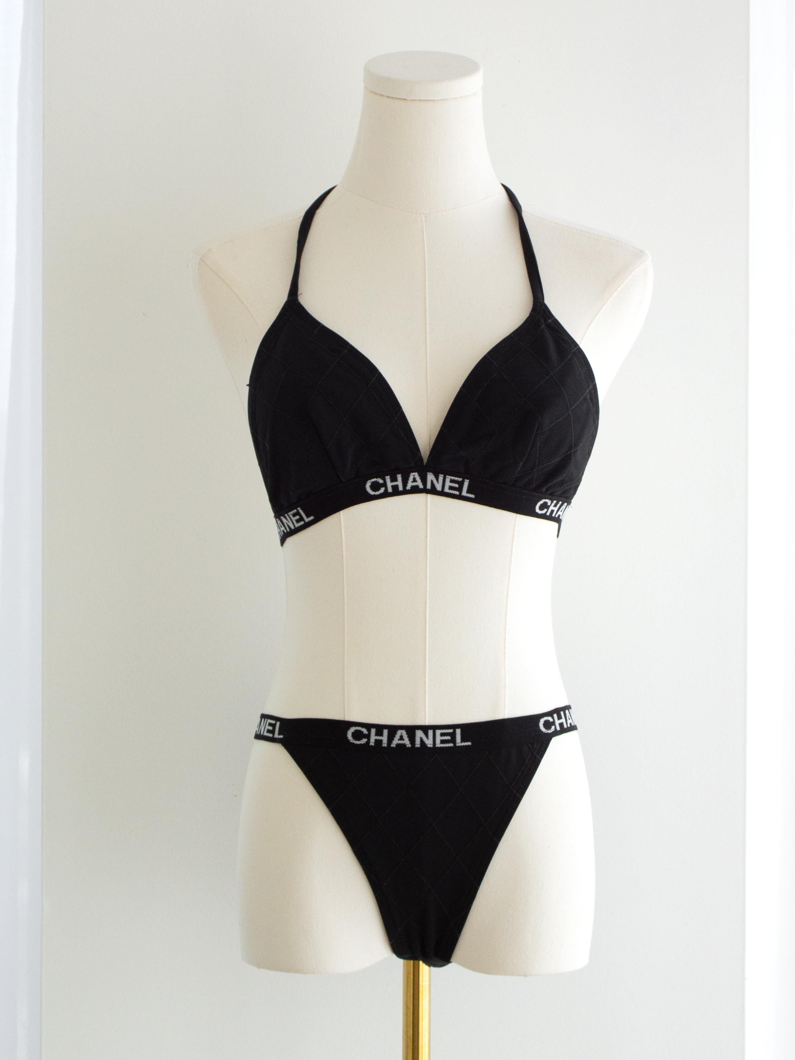Seltener Chanel Vintage Cruise 1994 Gesteppt Schwarz Weiß Logo 94C Bikini Badeanzug im Zustand „Gut“ im Angebot in Jersey City, NJ