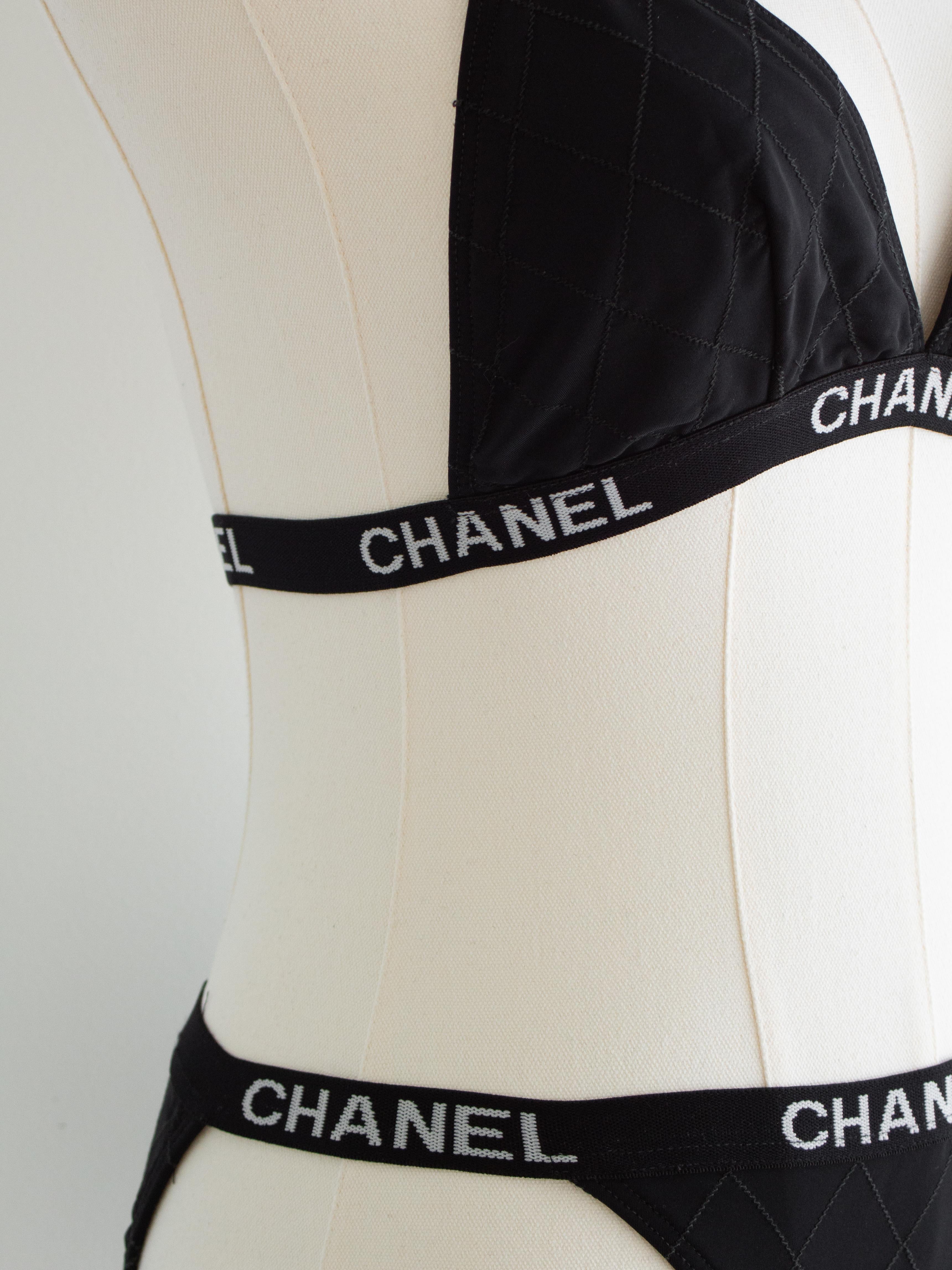 Seltener Chanel Vintage Cruise 1994 Gesteppt Schwarz Weiß Logo 94C Bikini Badeanzug im Angebot 2
